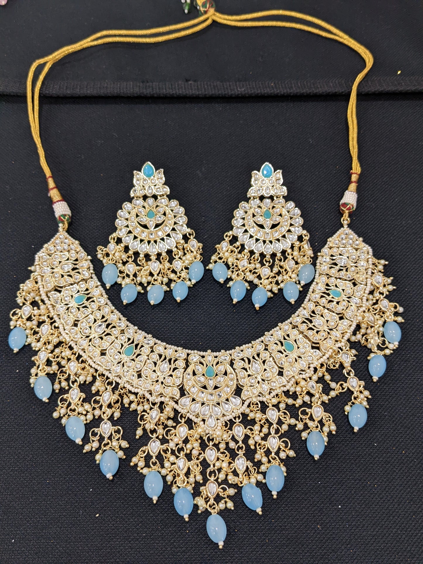 Bold Glass kundan Choker necklace and earrings set