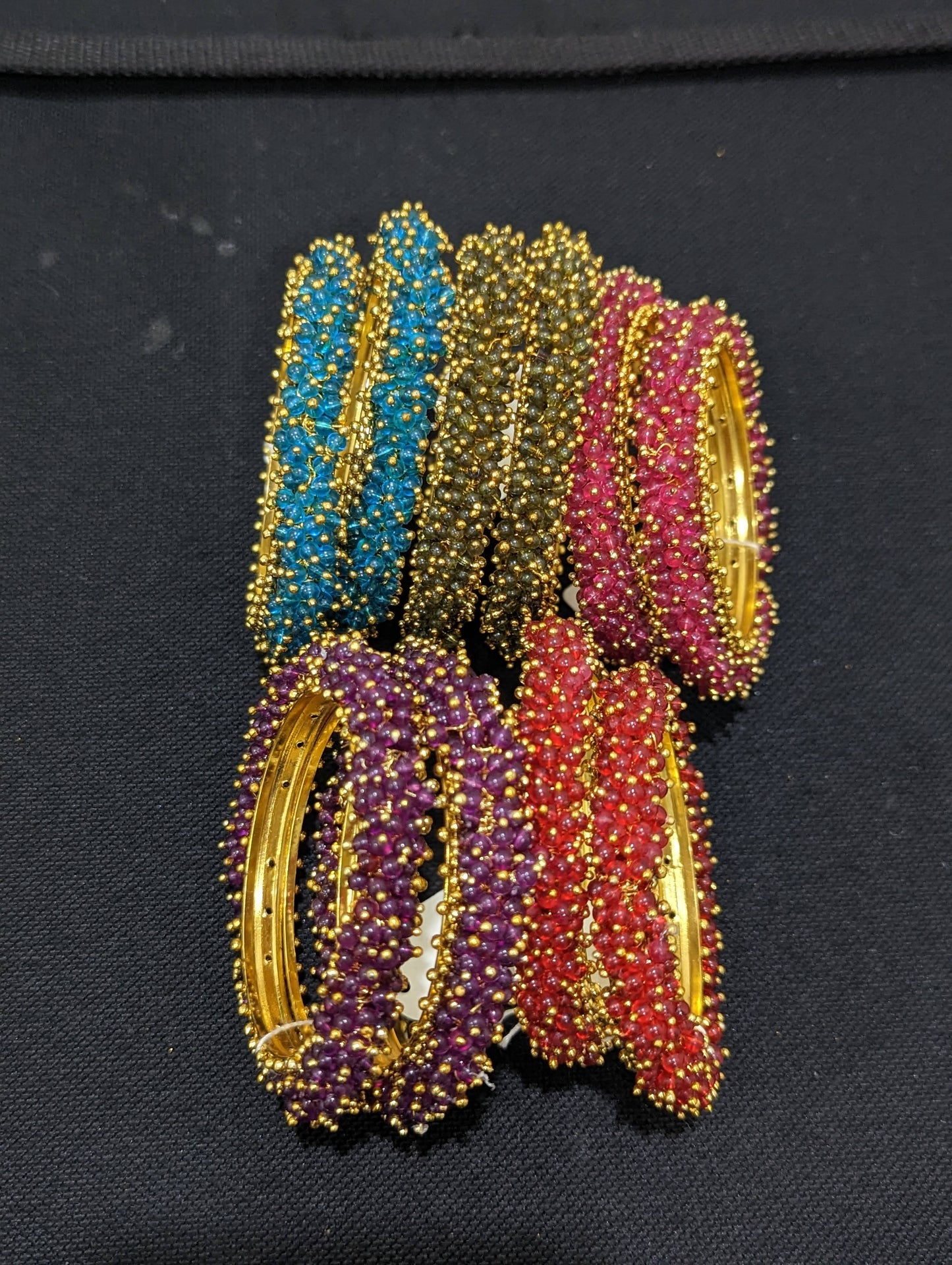 Cluster bead bangles