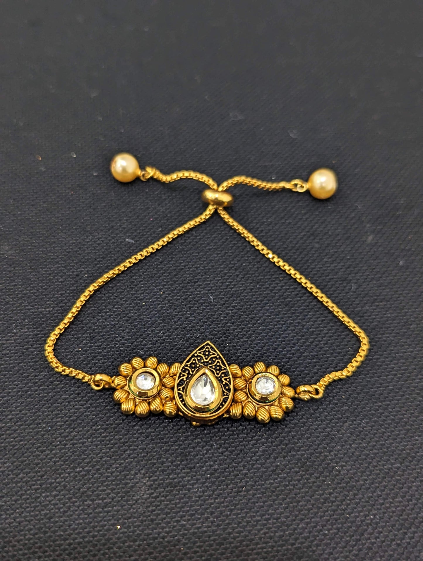 Teardrop design Kundan Adjustable bracelet