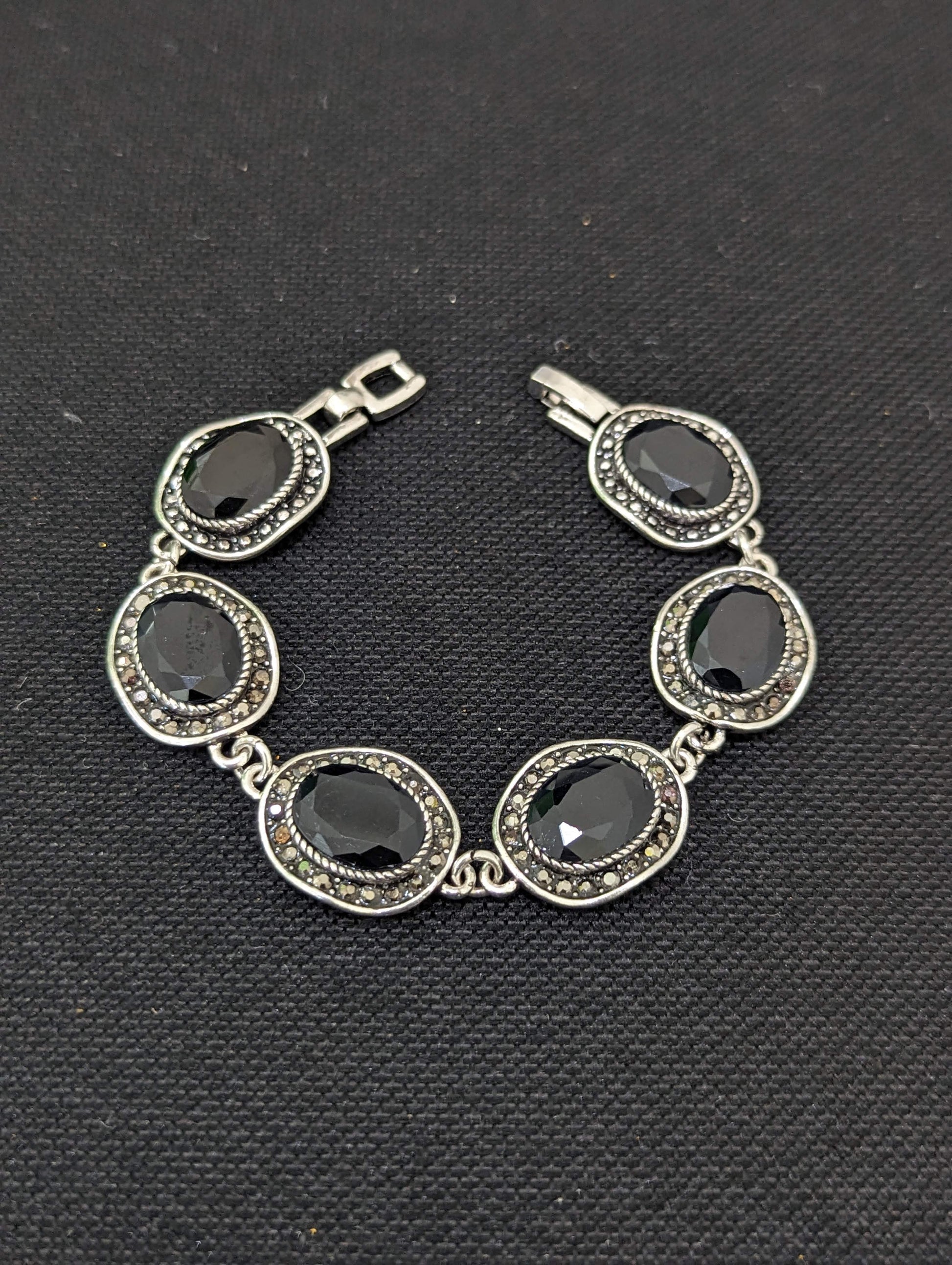 Antique Silver Oval bead Bracelet - Simpliful