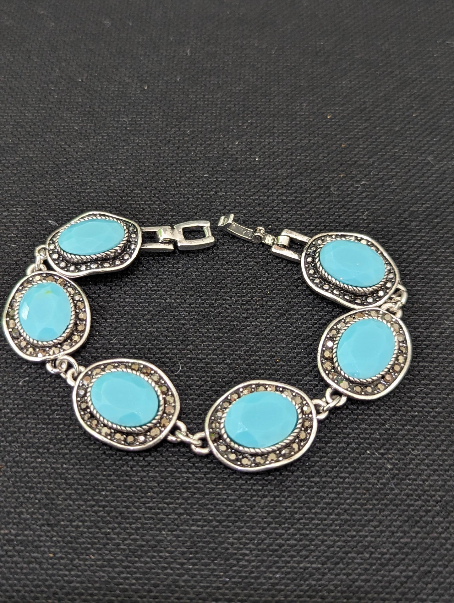 Antique Silver Oval bead Bracelet - Simpliful