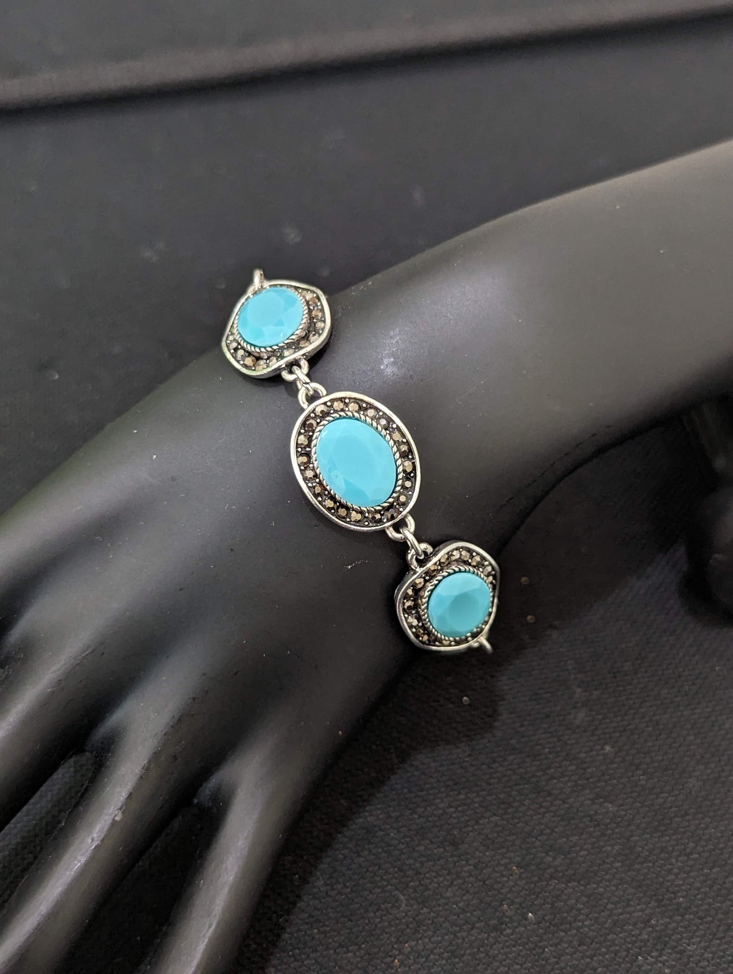 Antique Silver Oval bead Bracelet - Simpliful