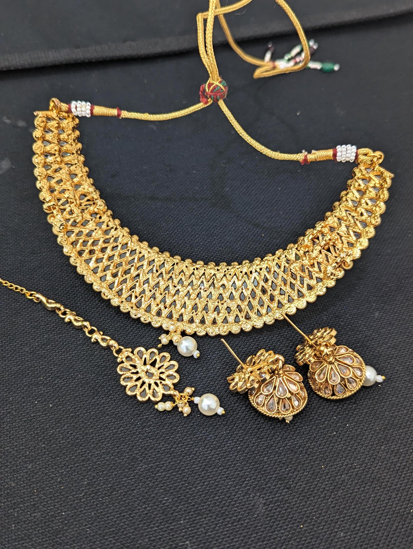Gold plated Broad Polki Choker Combo Set