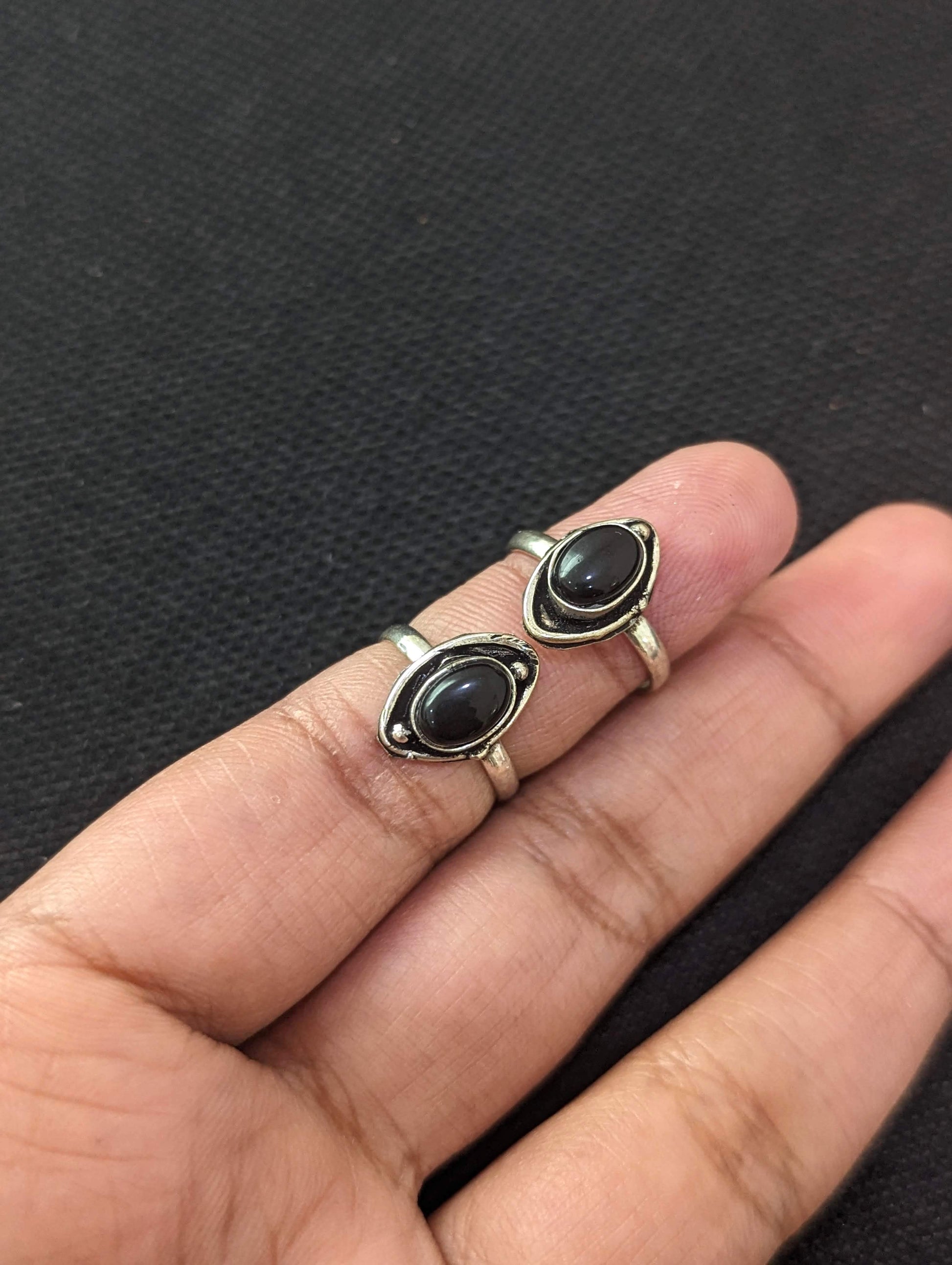 Oxidized silver adjustable Toe Rings - Simpliful