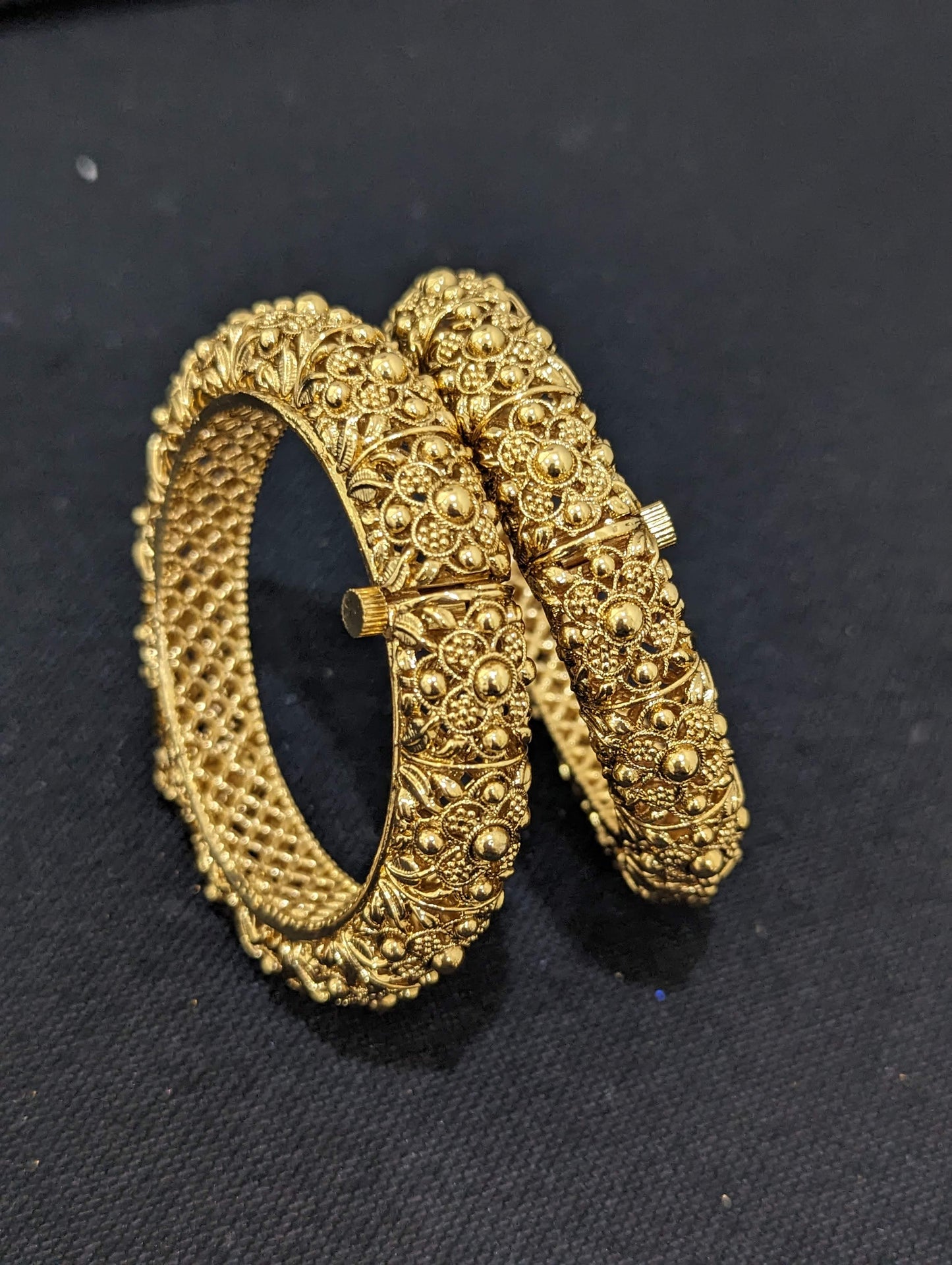 Flower design openable bangles