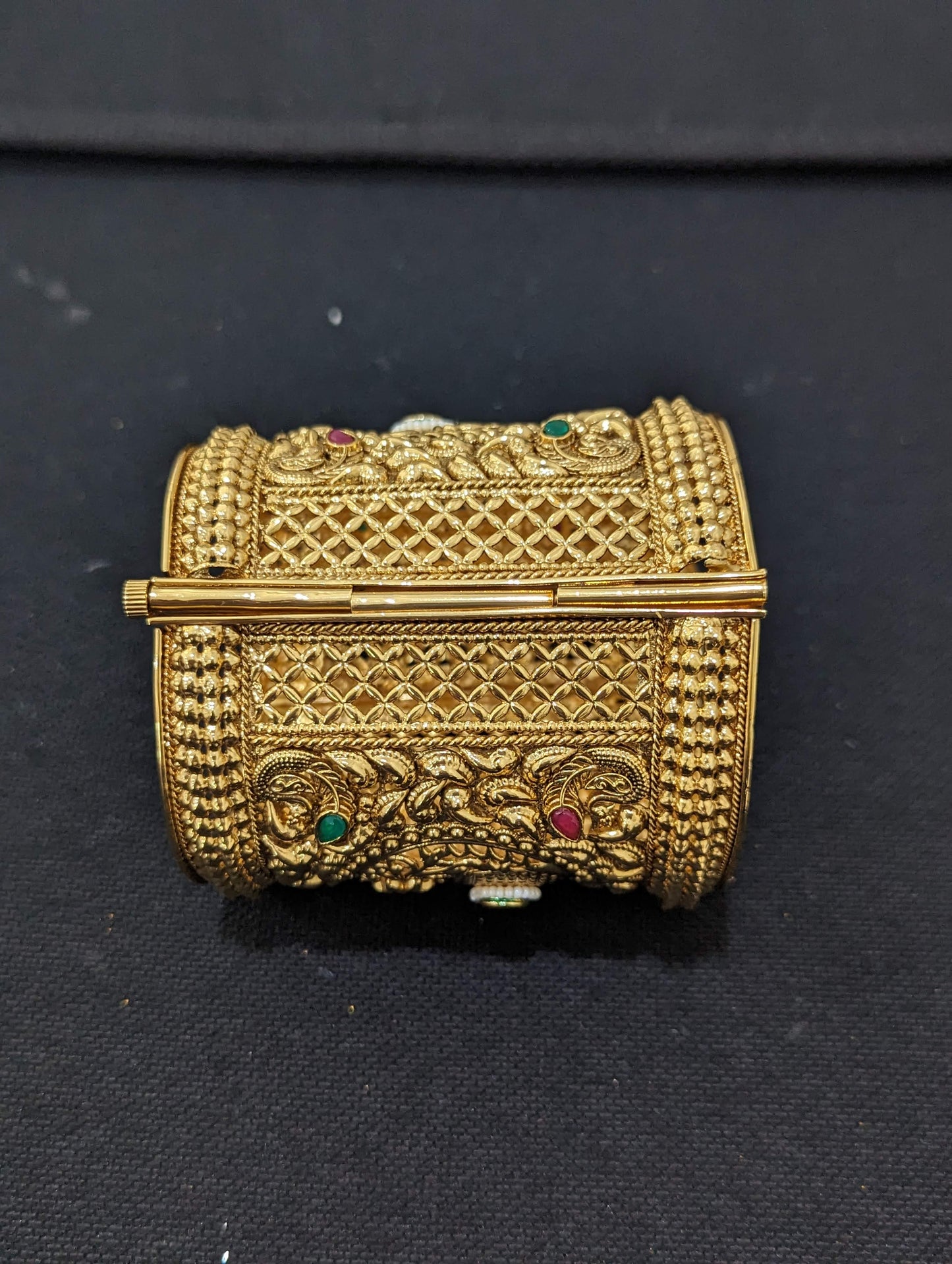 Traditional Broad Openable Single Bangle