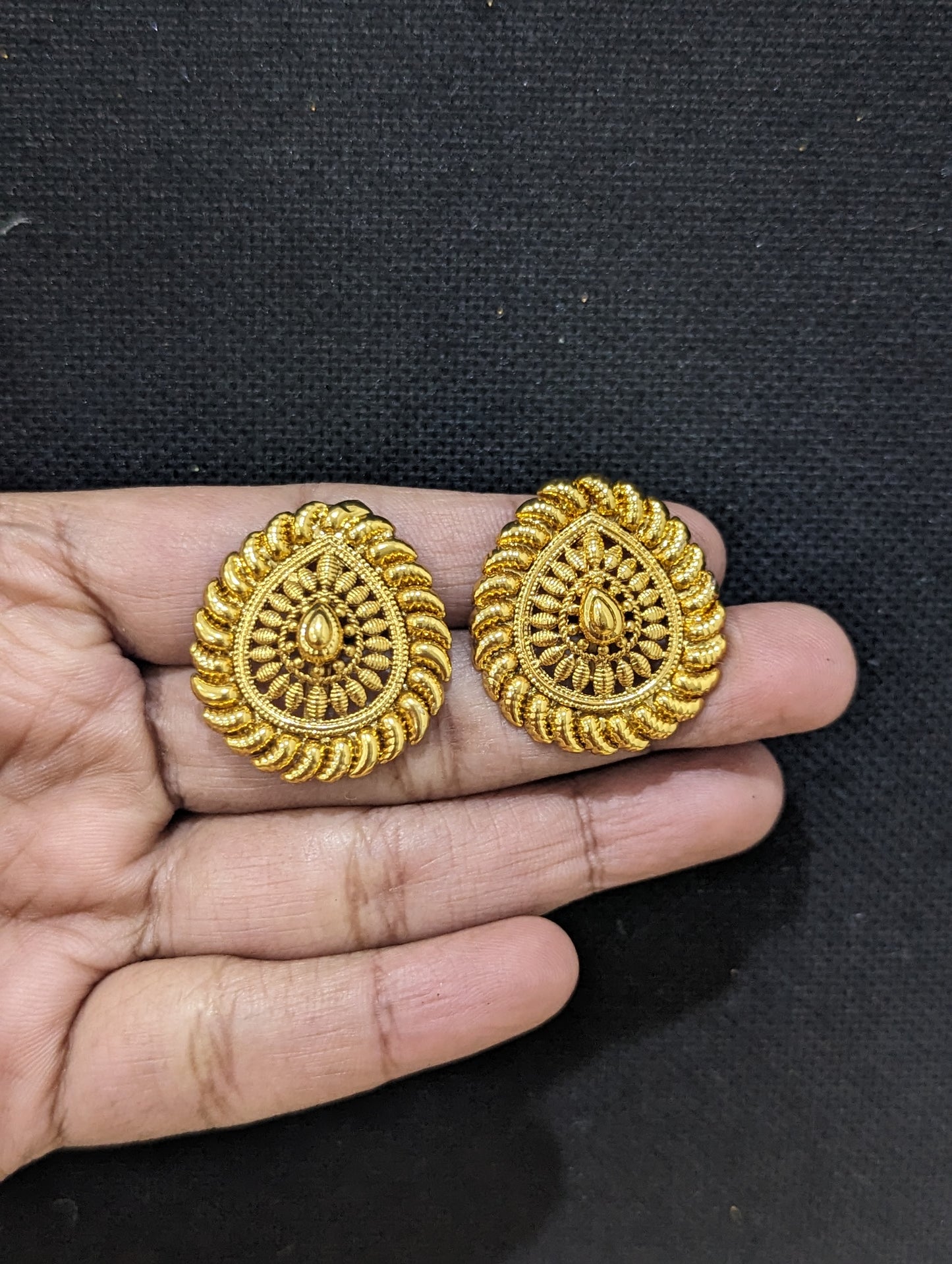 Gold plated Teardrop stud Earrings