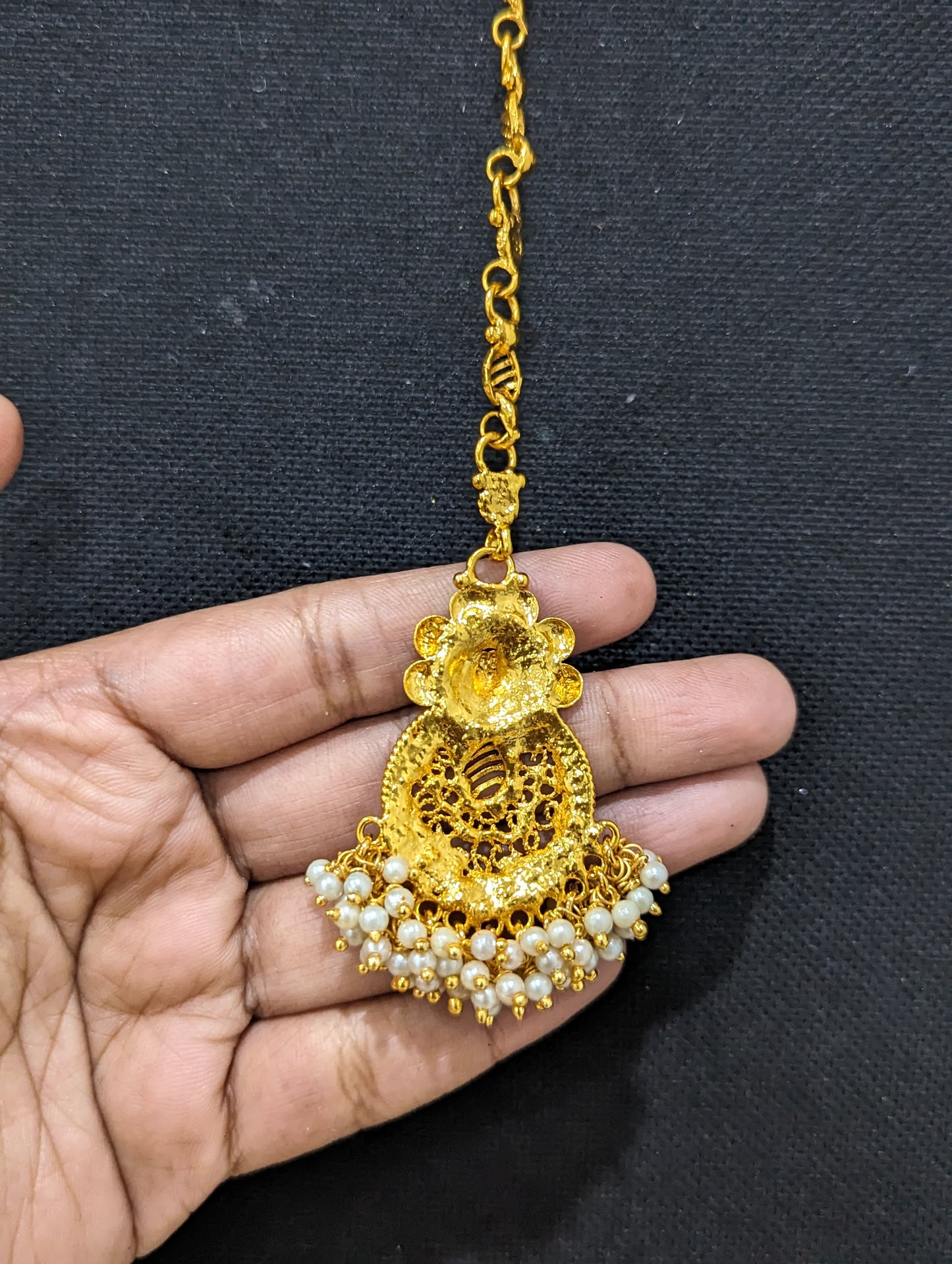 Chandbali Pearl cluster Traditional Maang Tikka