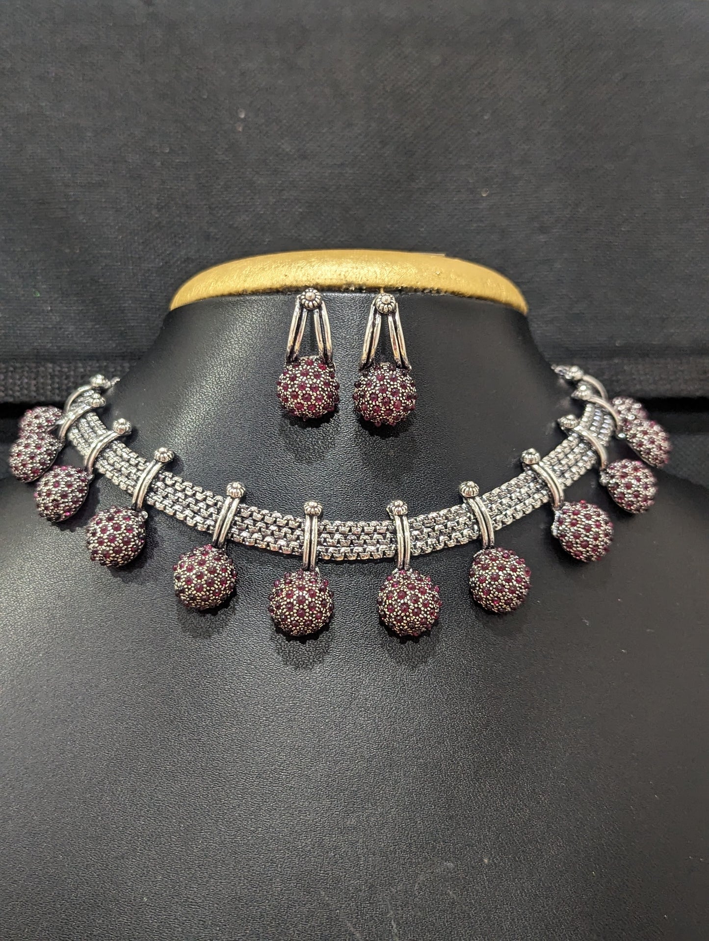 Ball design Antique silver plated Choker Necklace and Stud Earrings set
