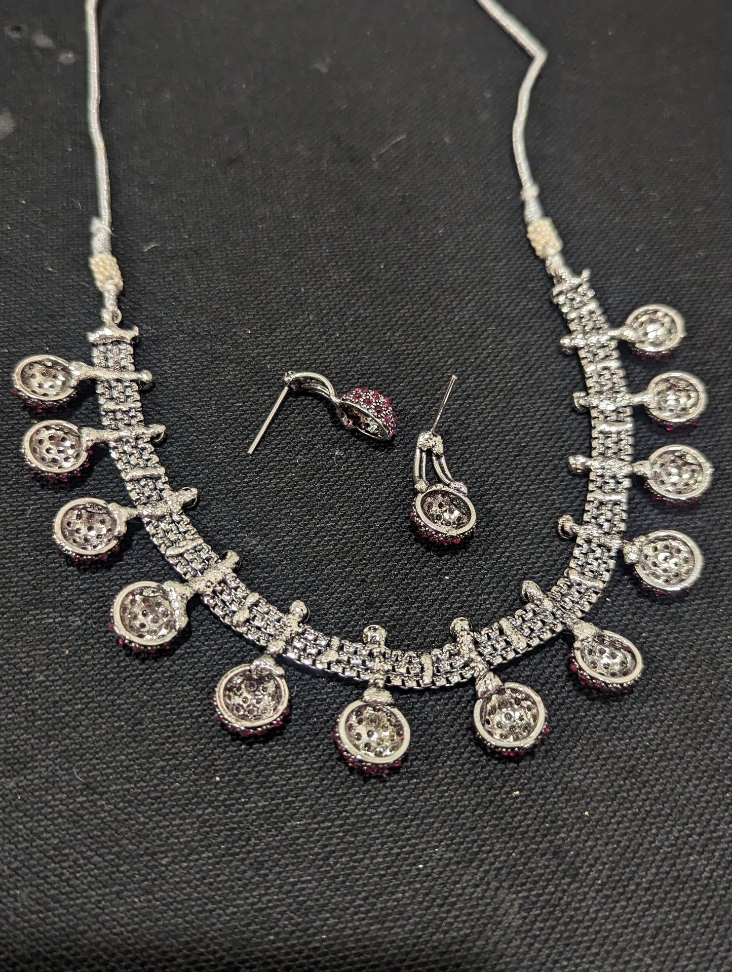 Ball design Antique silver plated Choker Necklace and Stud Earrings set
