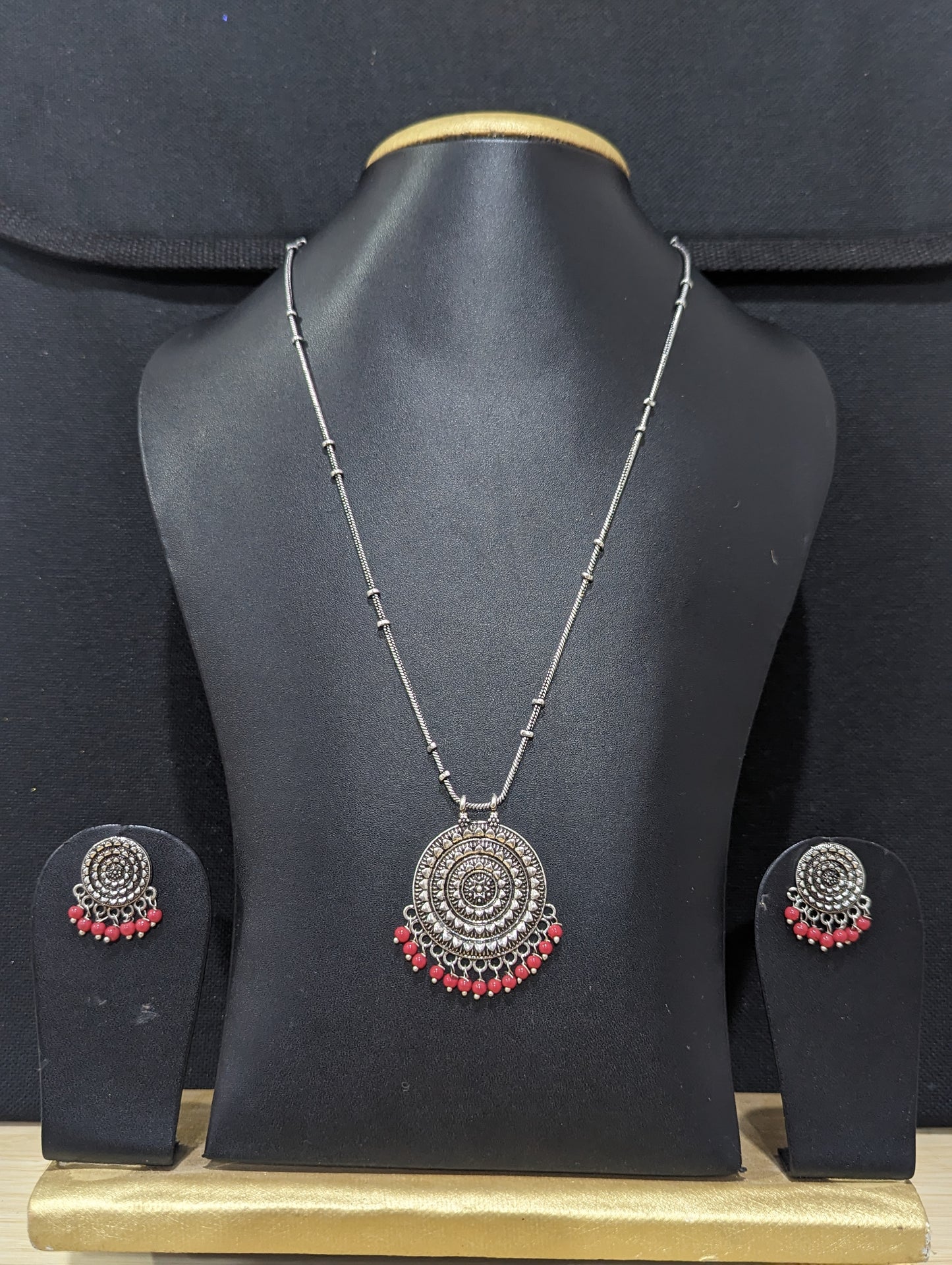 Oxidized Silver Round pendant and Earrings set