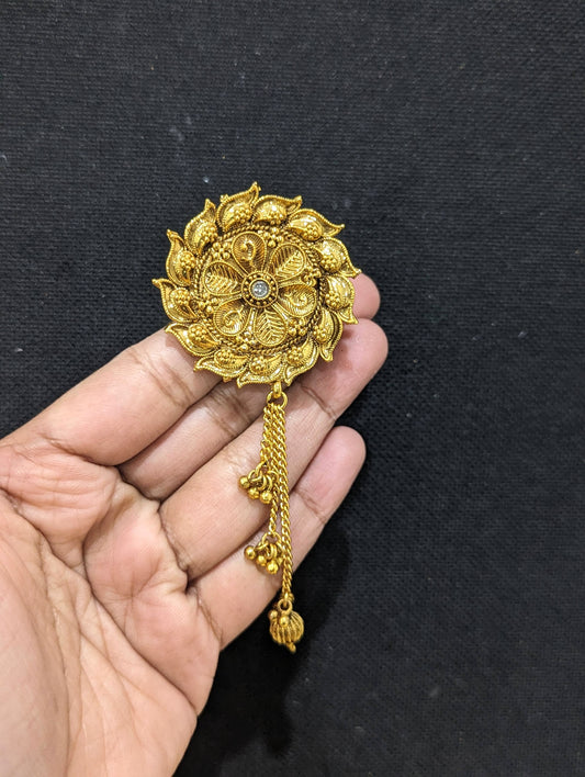 Antique gold plated Round design Saree Brooch