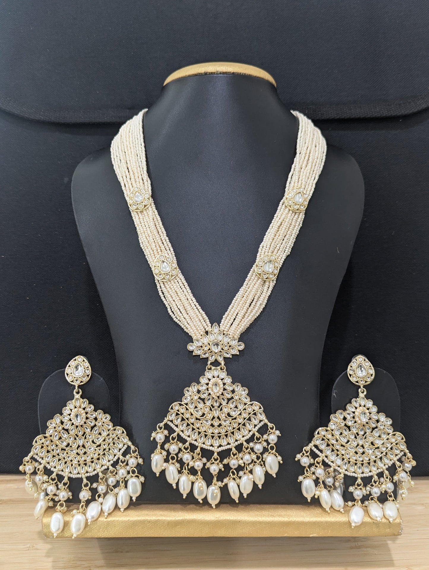 Glass Kundan Haar Necklace and XL Earrings set