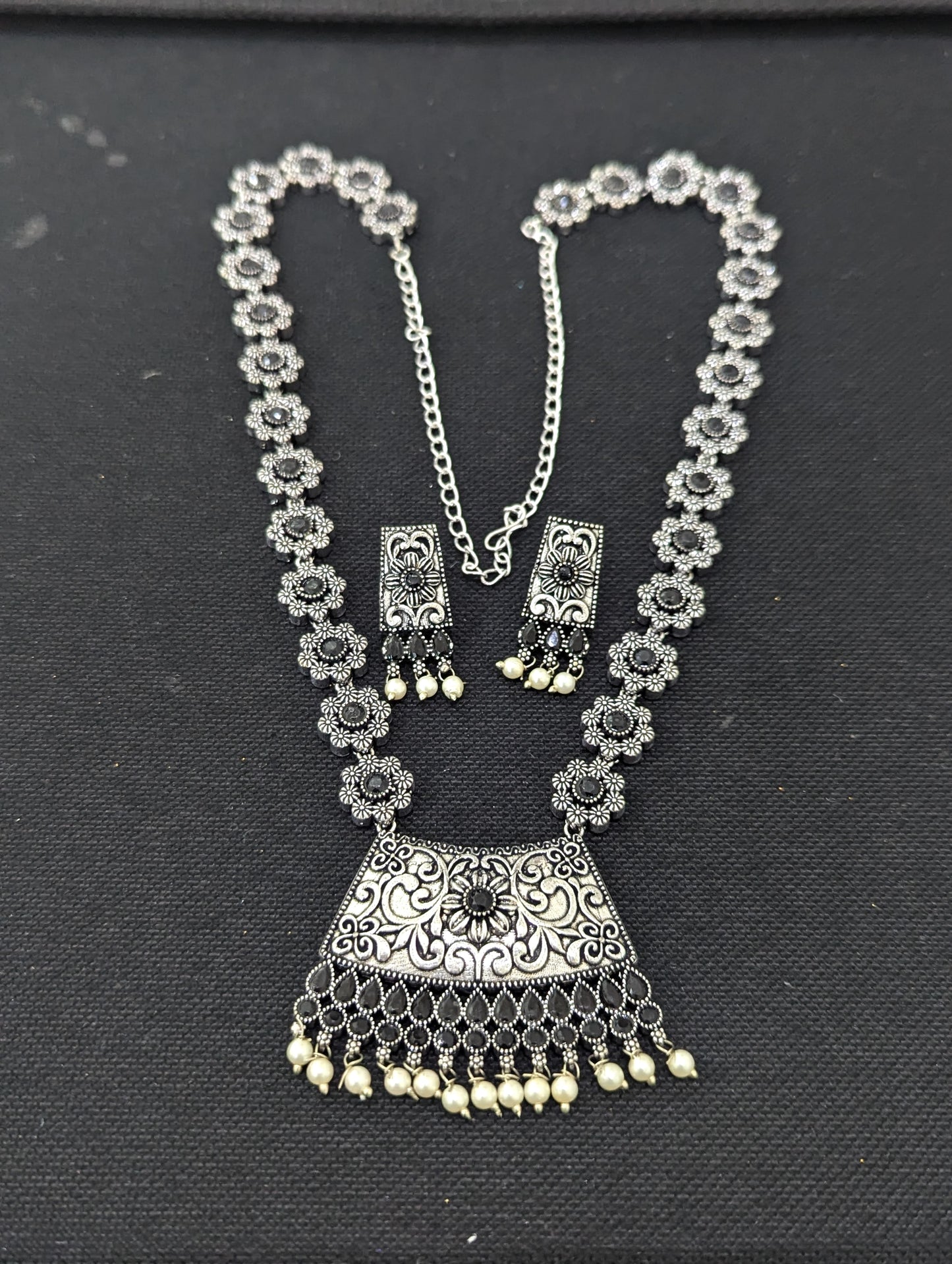 Oxidized Silver Rhombus design necklace and earrings set
