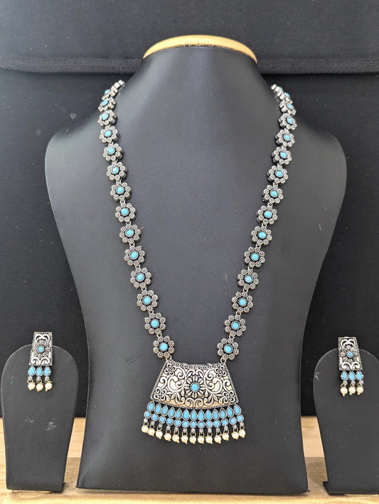 Oxidized Silver Rhombus design necklace and earrings set