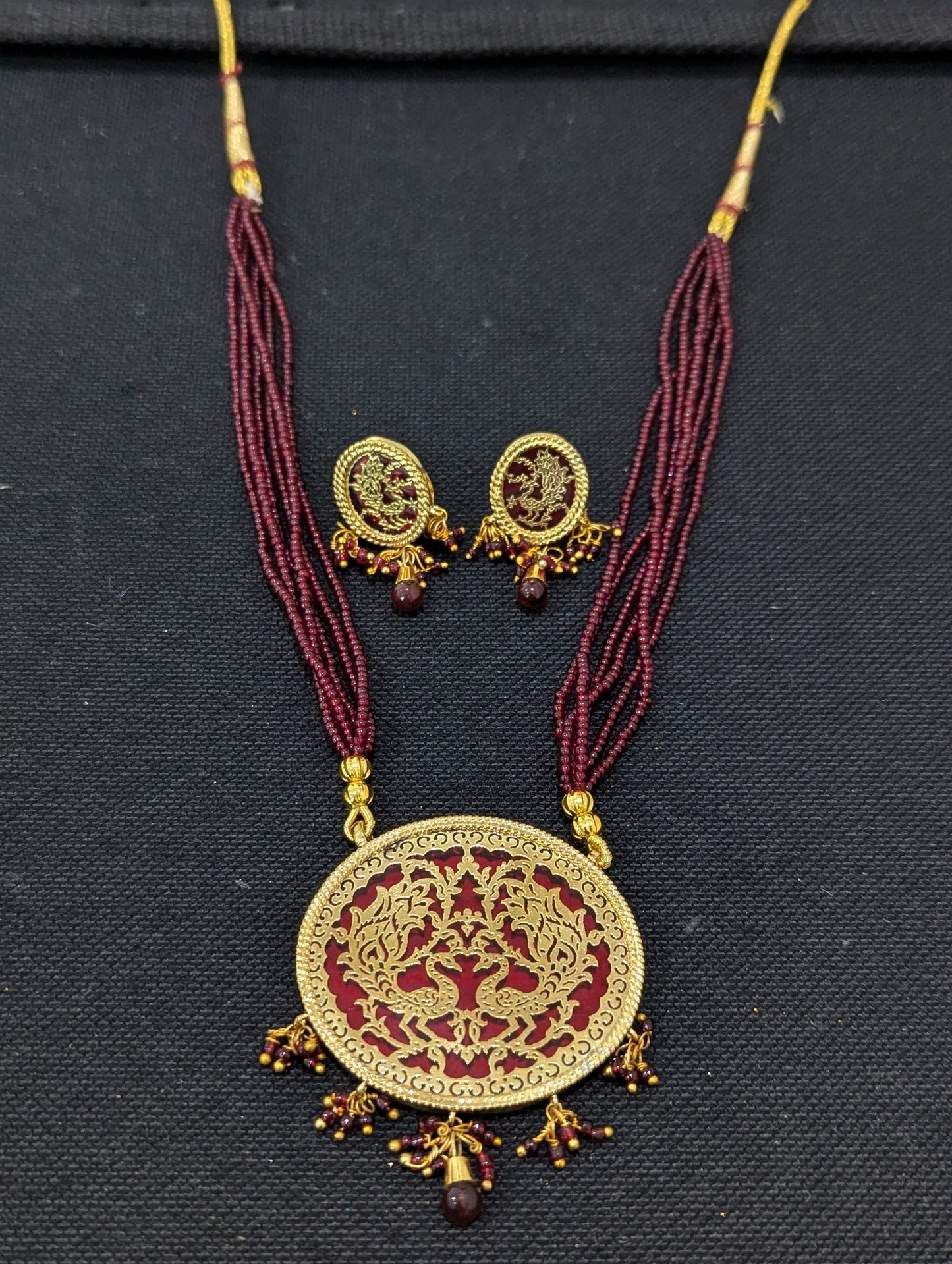 Thewa beaded necklace and earrings set