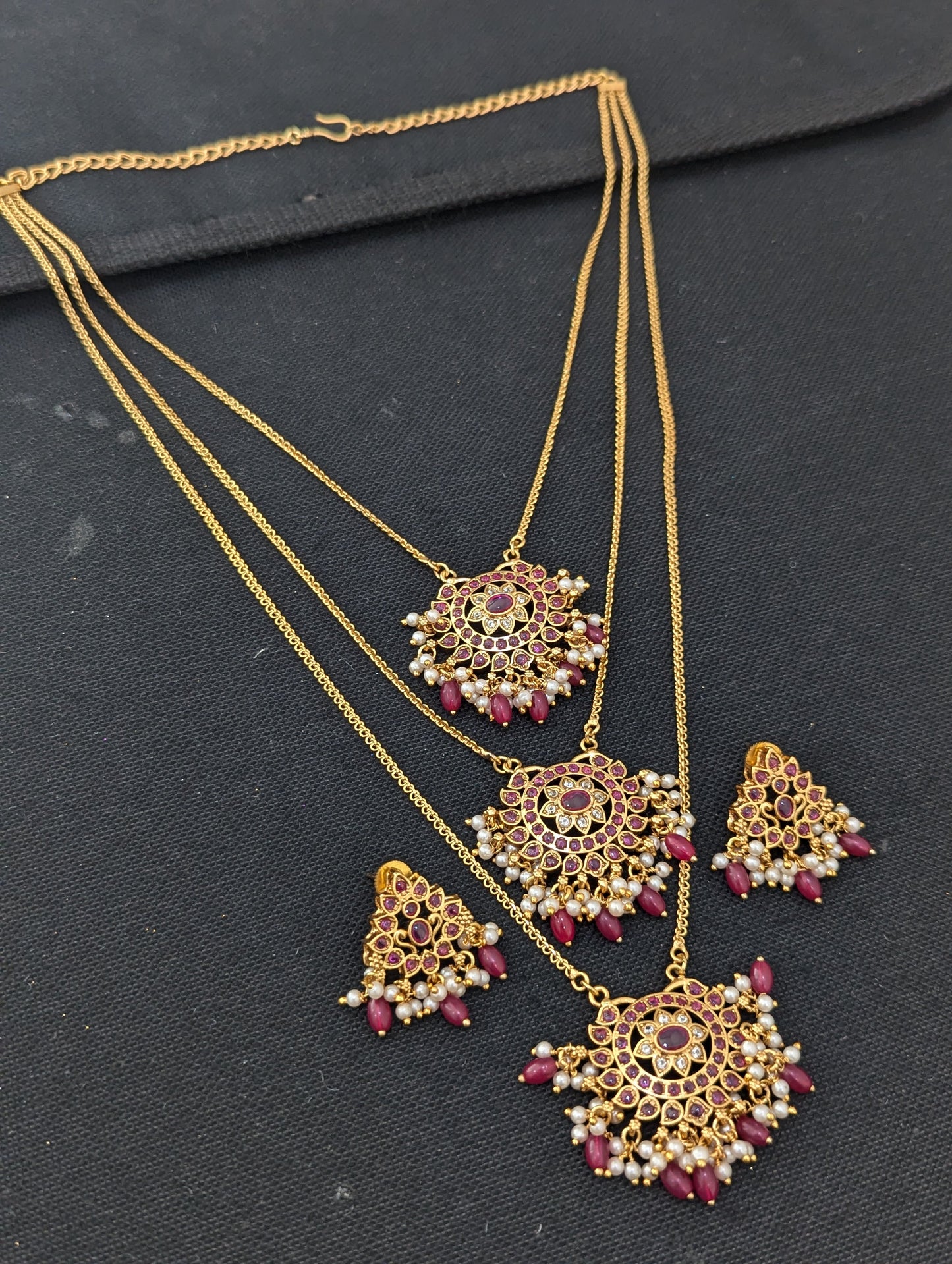 Triple layer Kemp Step chain Necklace and Earrings set