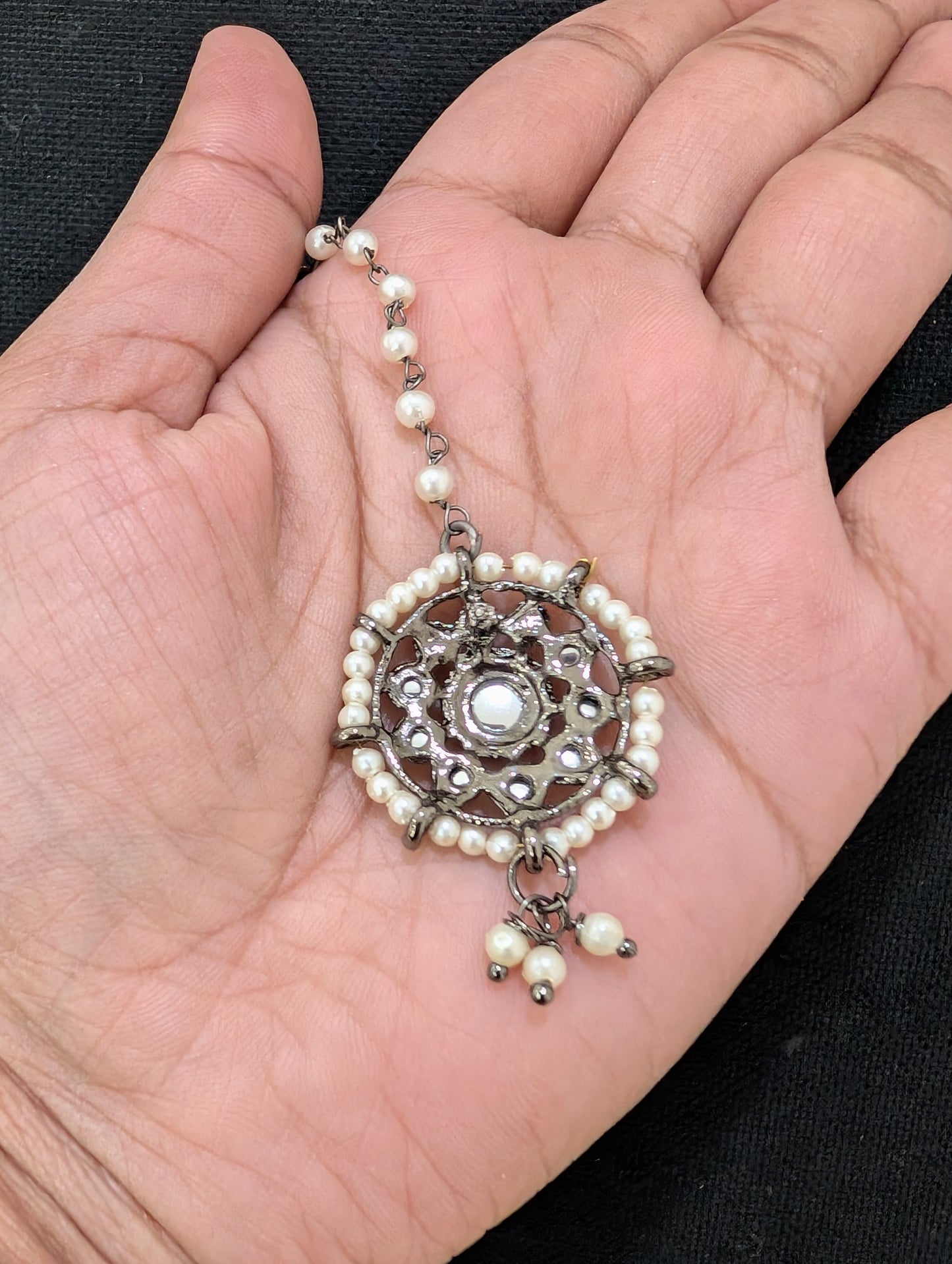 Black rhodium Round Maang Tikka