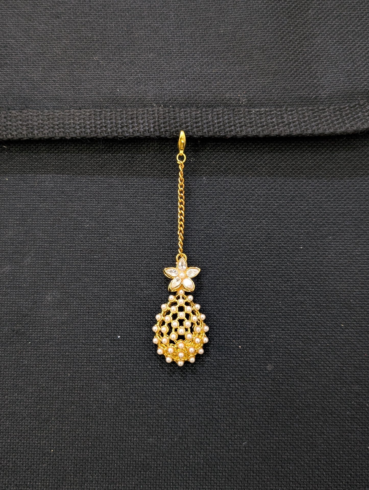 Gold plated Pearl Maang Tikka