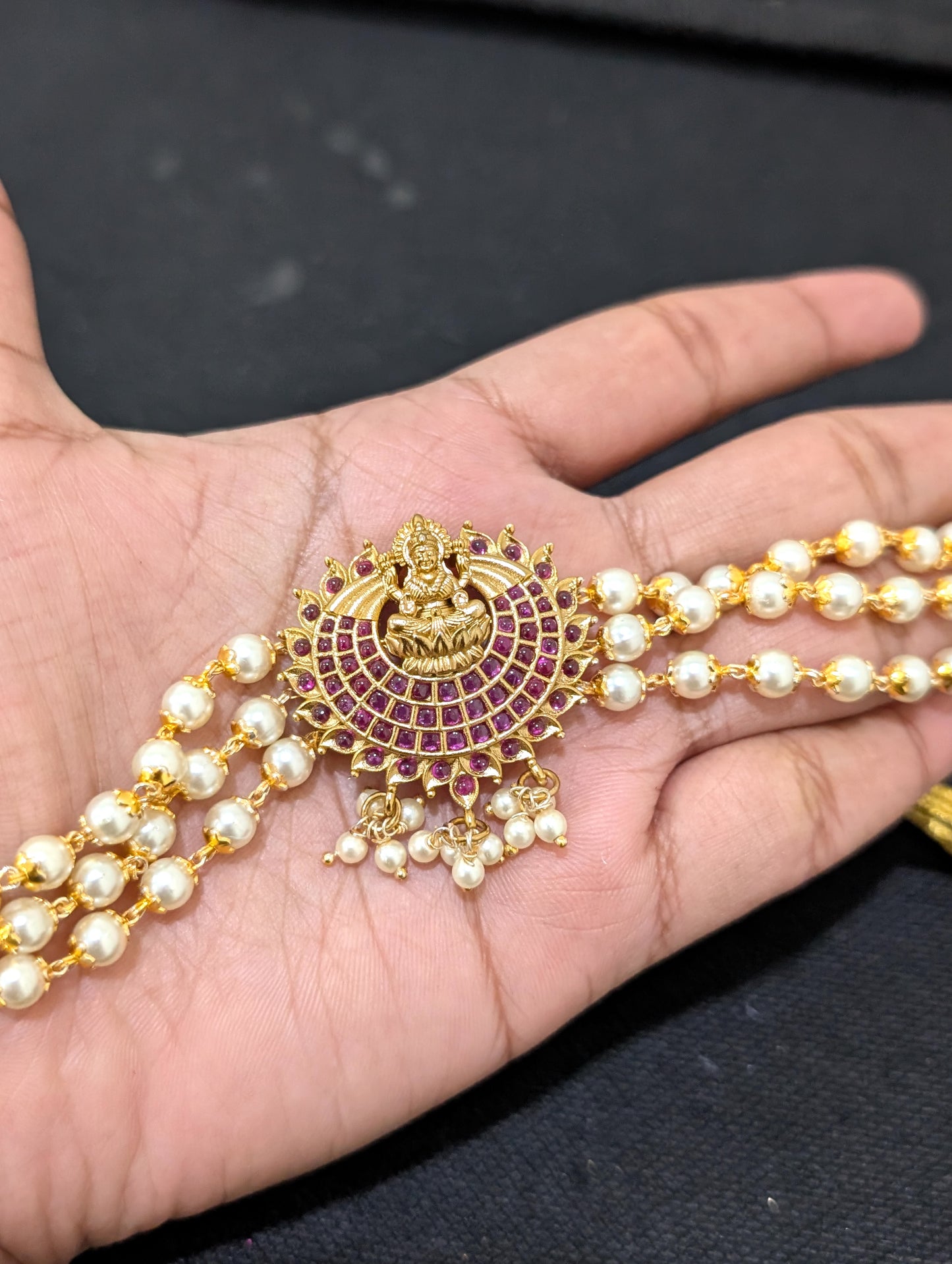 Pearl strand Mini Choker Stud Set