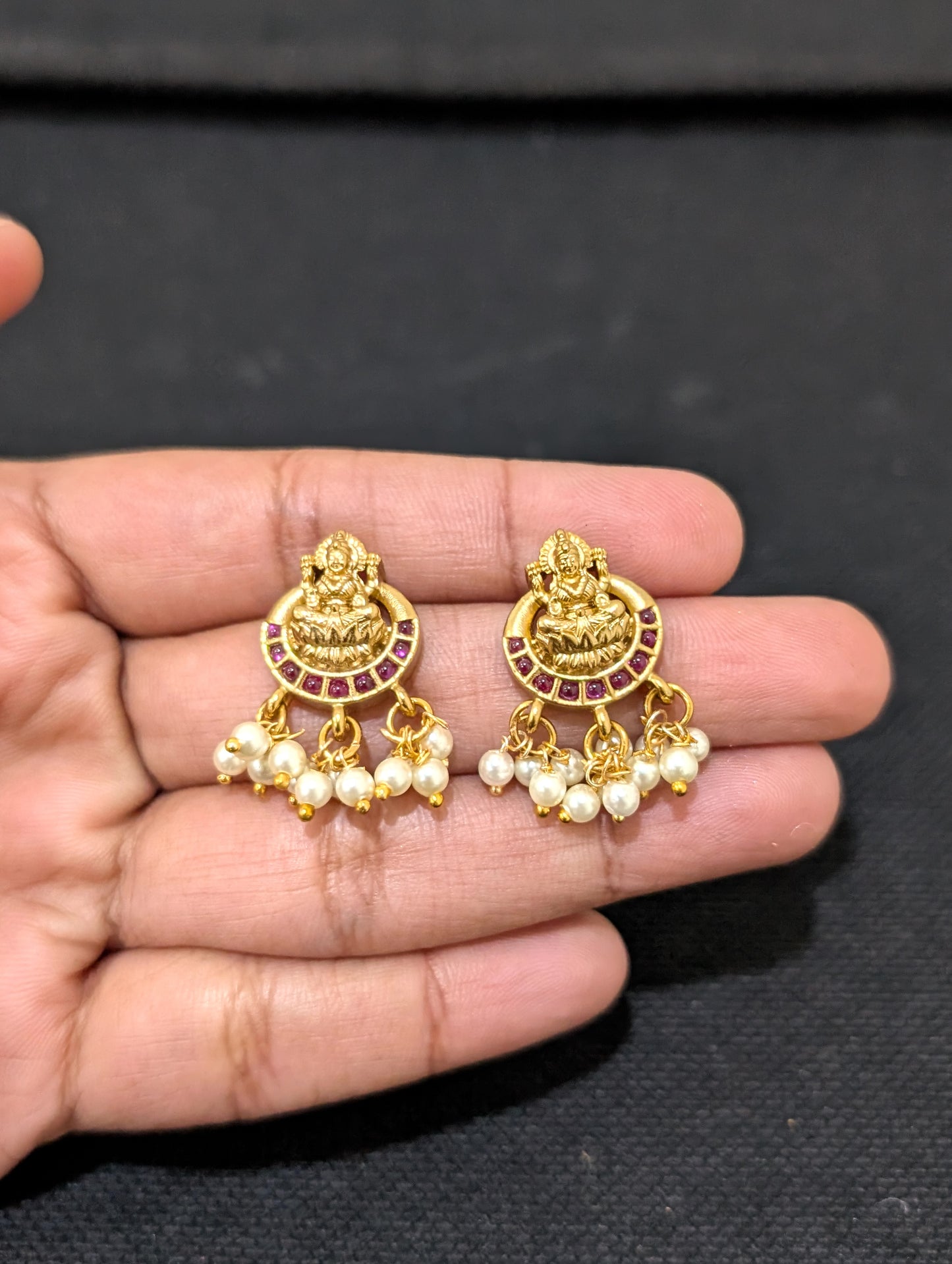 Pearl strand Mini Choker Stud Set