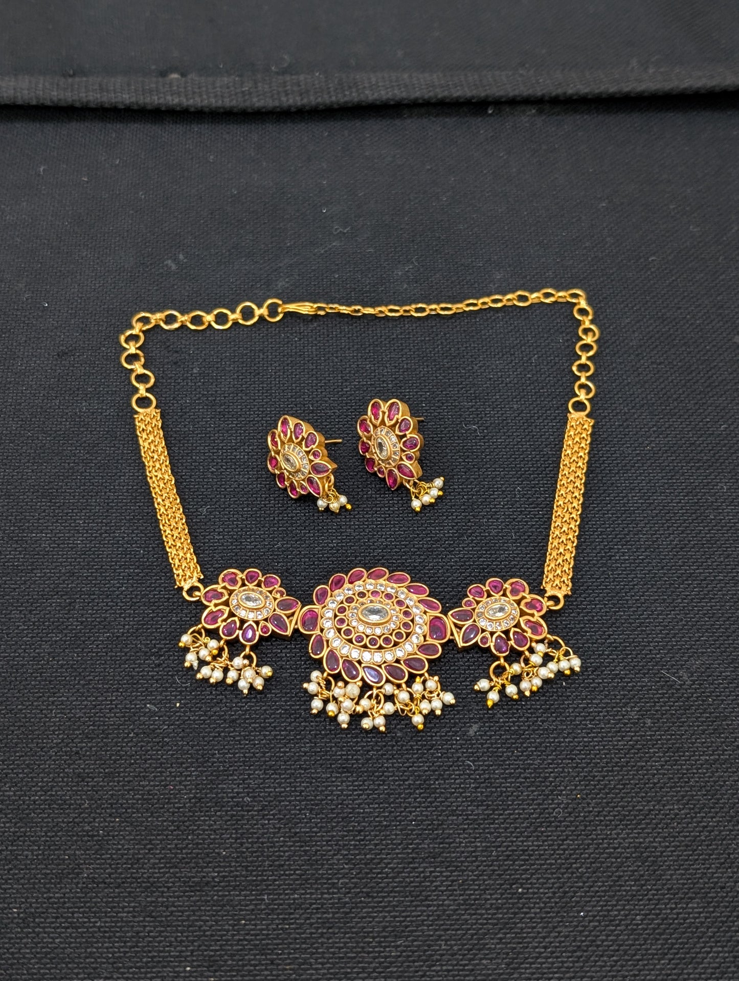 Flower design Chick choker necklace and Stud earrings set