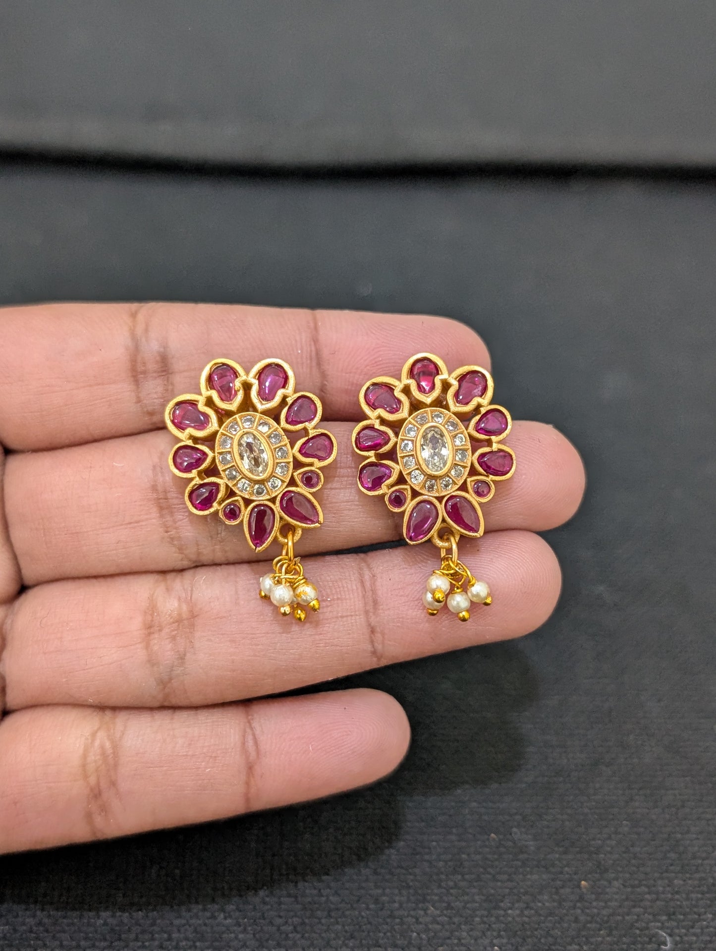 Flower design Chick choker necklace and Stud earrings set