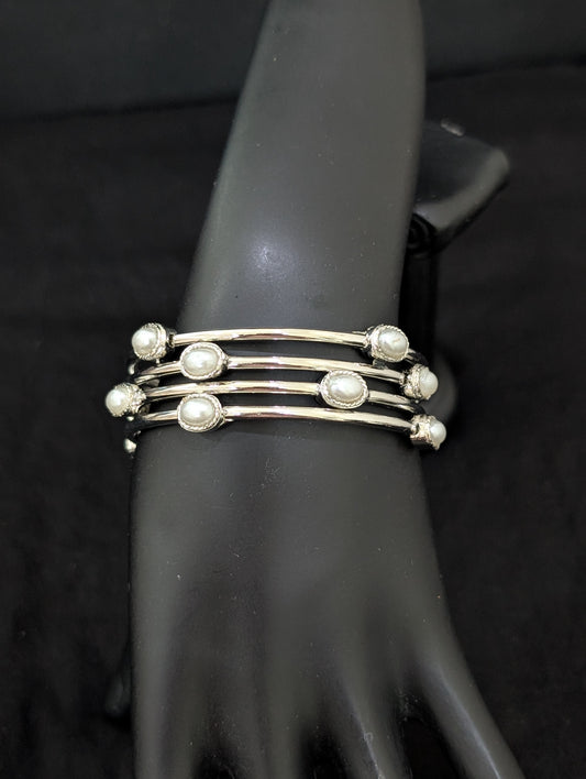 Bright Silver plated - Set of 4 bangles - Oval design