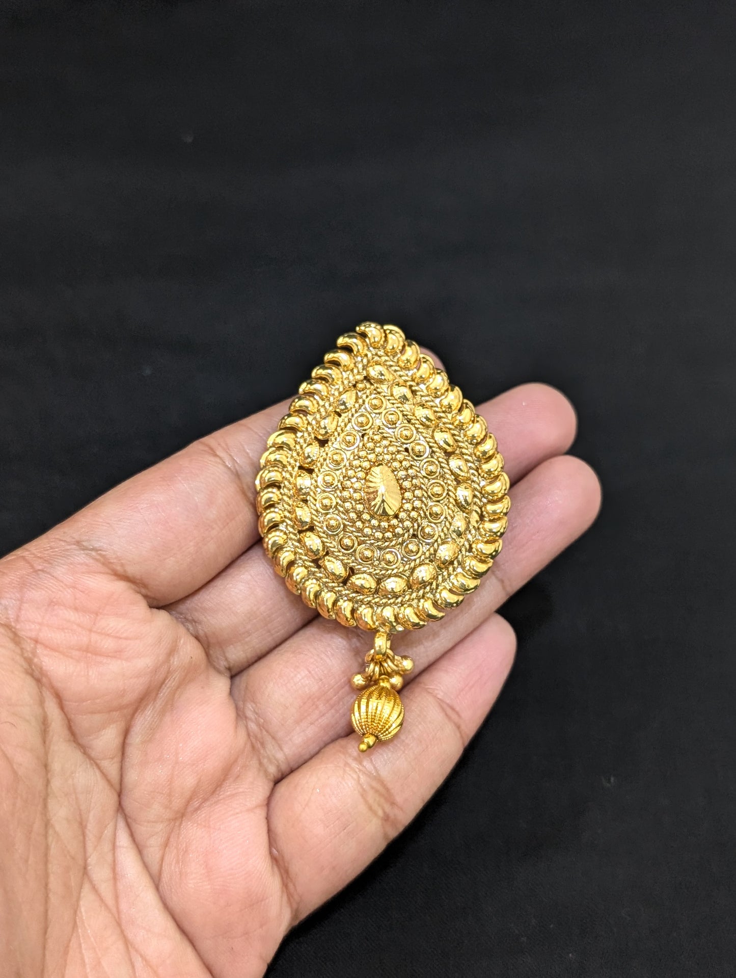 Gold plated Teardrop design Saree Brooch