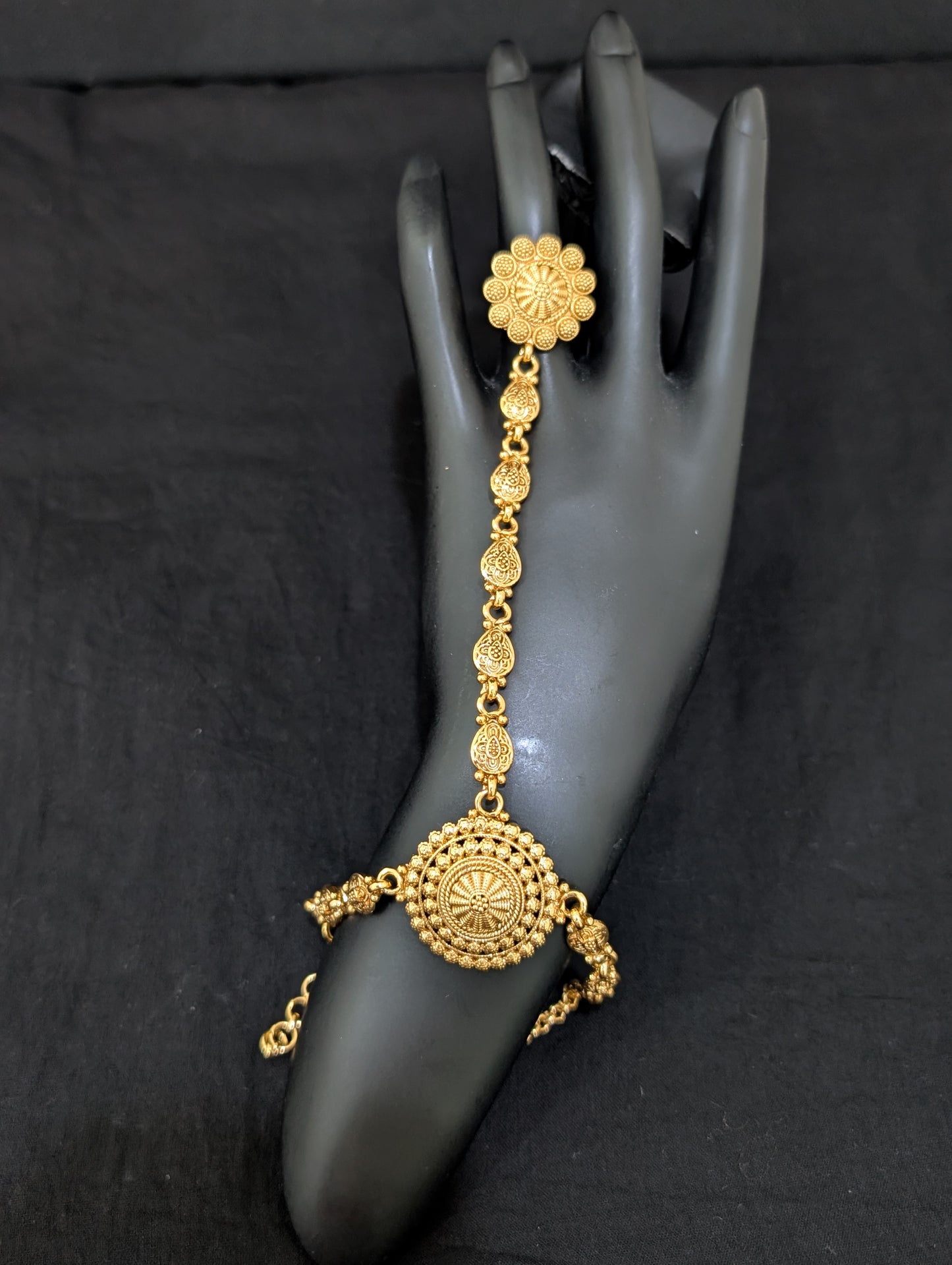 Gold plated Haath Phool / Bracelet Ring Combo / Ring Chain Bracelet - D1