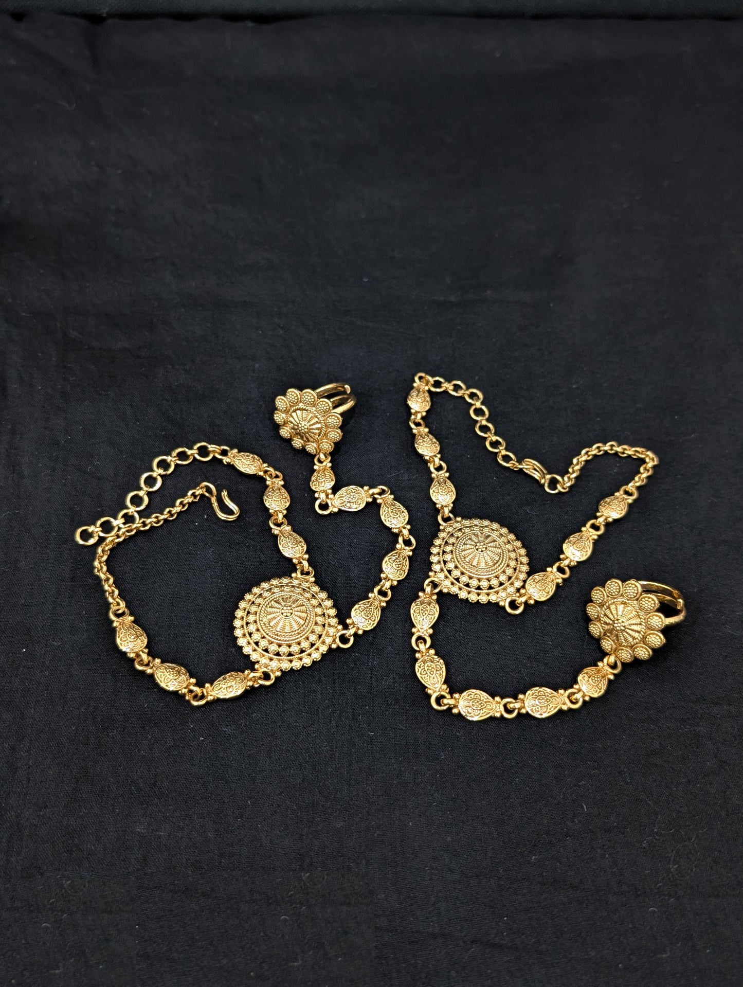 Gold plated Haath Phool / Bracelet Ring Combo / Ring Chain Bracelet - D1