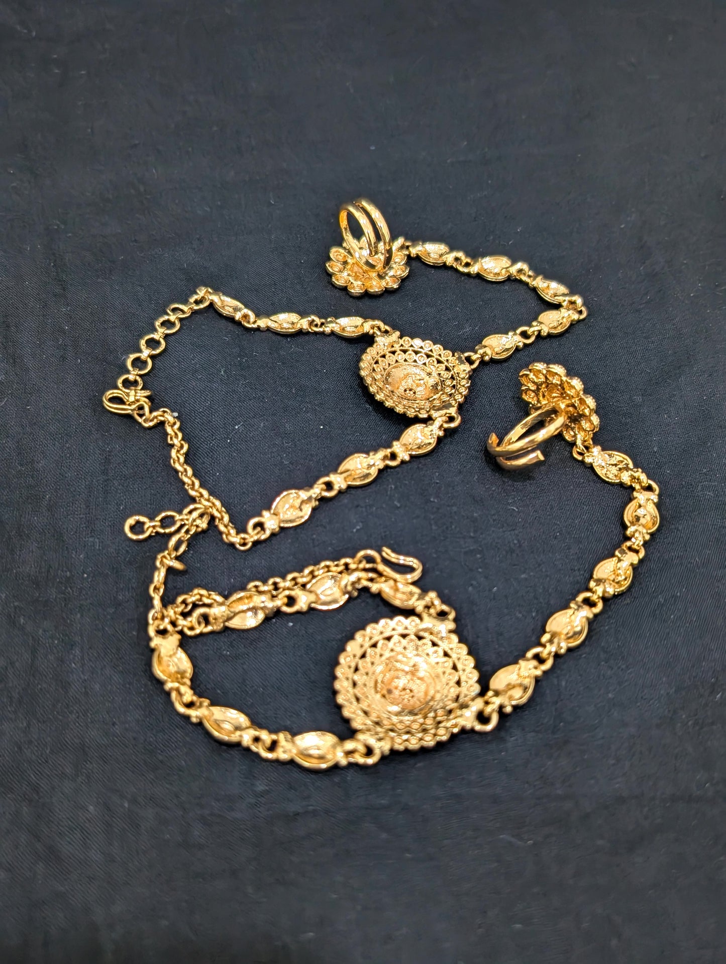 Gold plated Haath Phool / Bracelet Ring Combo / Ring Chain Bracelet - D1