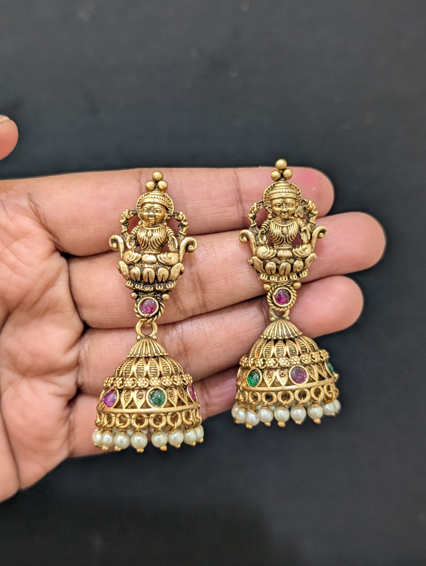 Unique Pearl Multi stranded Mid length Kemp Necklace set