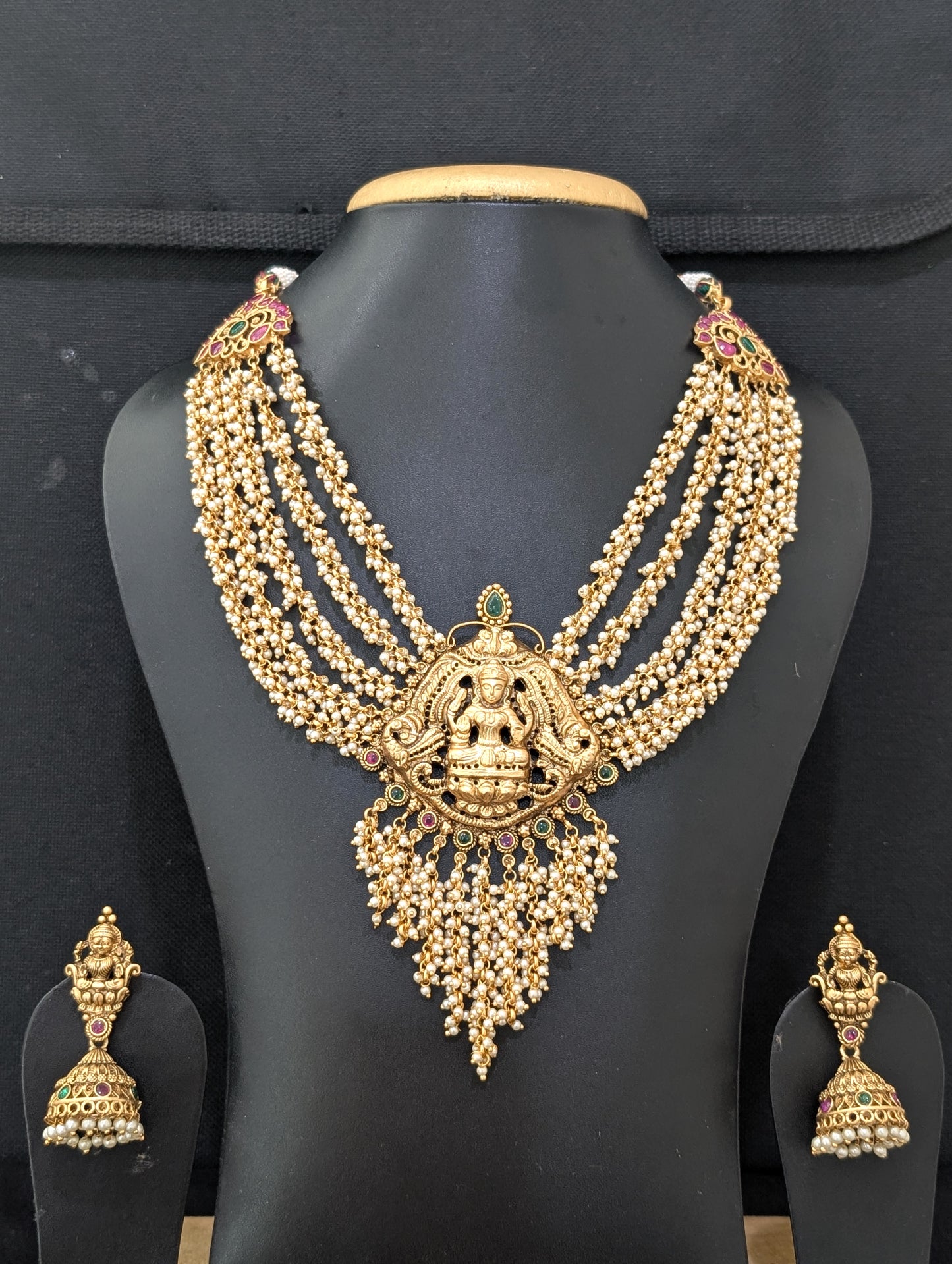 Unique Pearl Multi stranded Mid length Kemp Necklace set