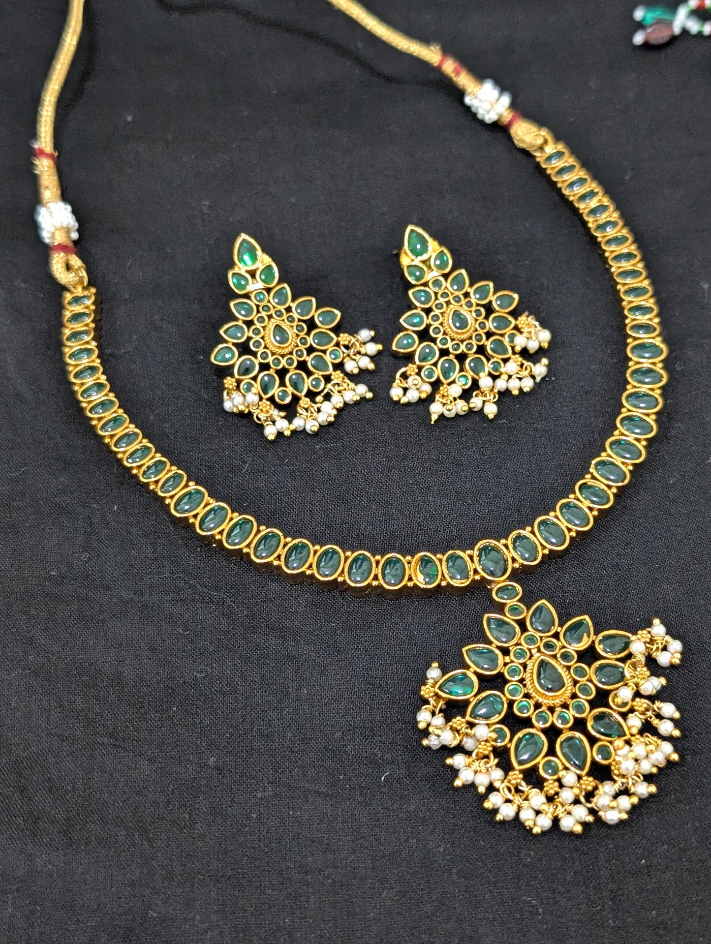 Kemp Adigai necklace and earrings set