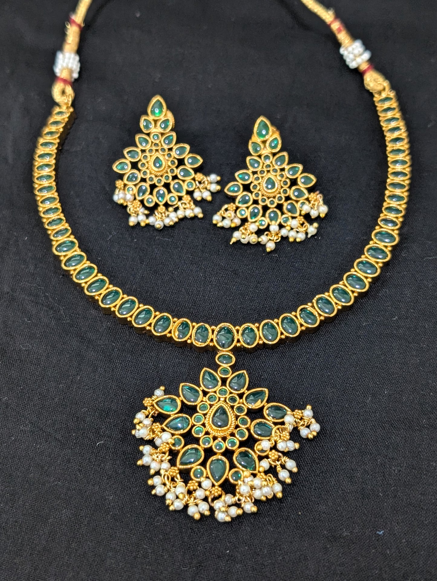 Kemp Adigai necklace and earrings set