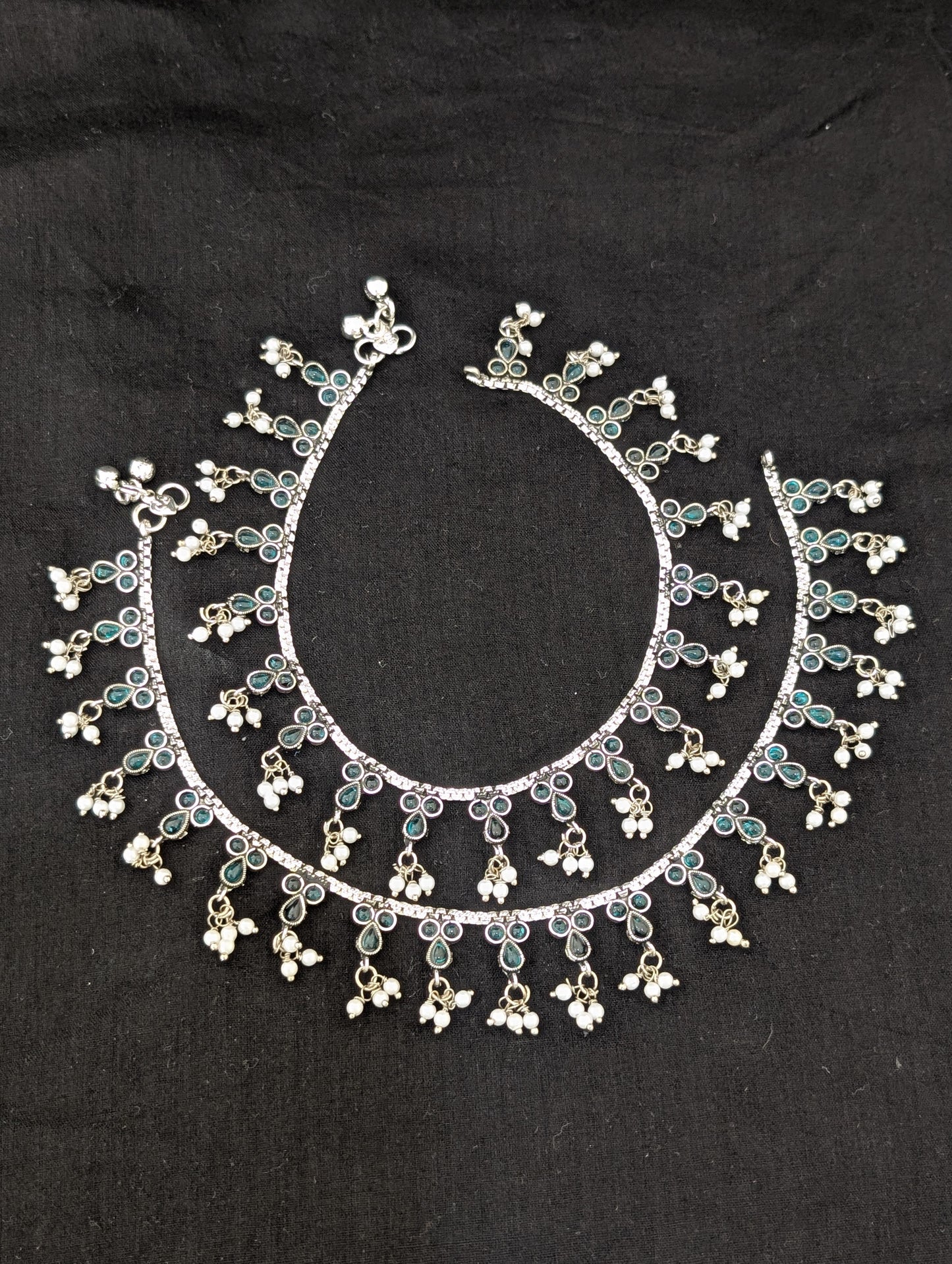 Kemp stone Bright Silver plated Pearl cluster Anklets