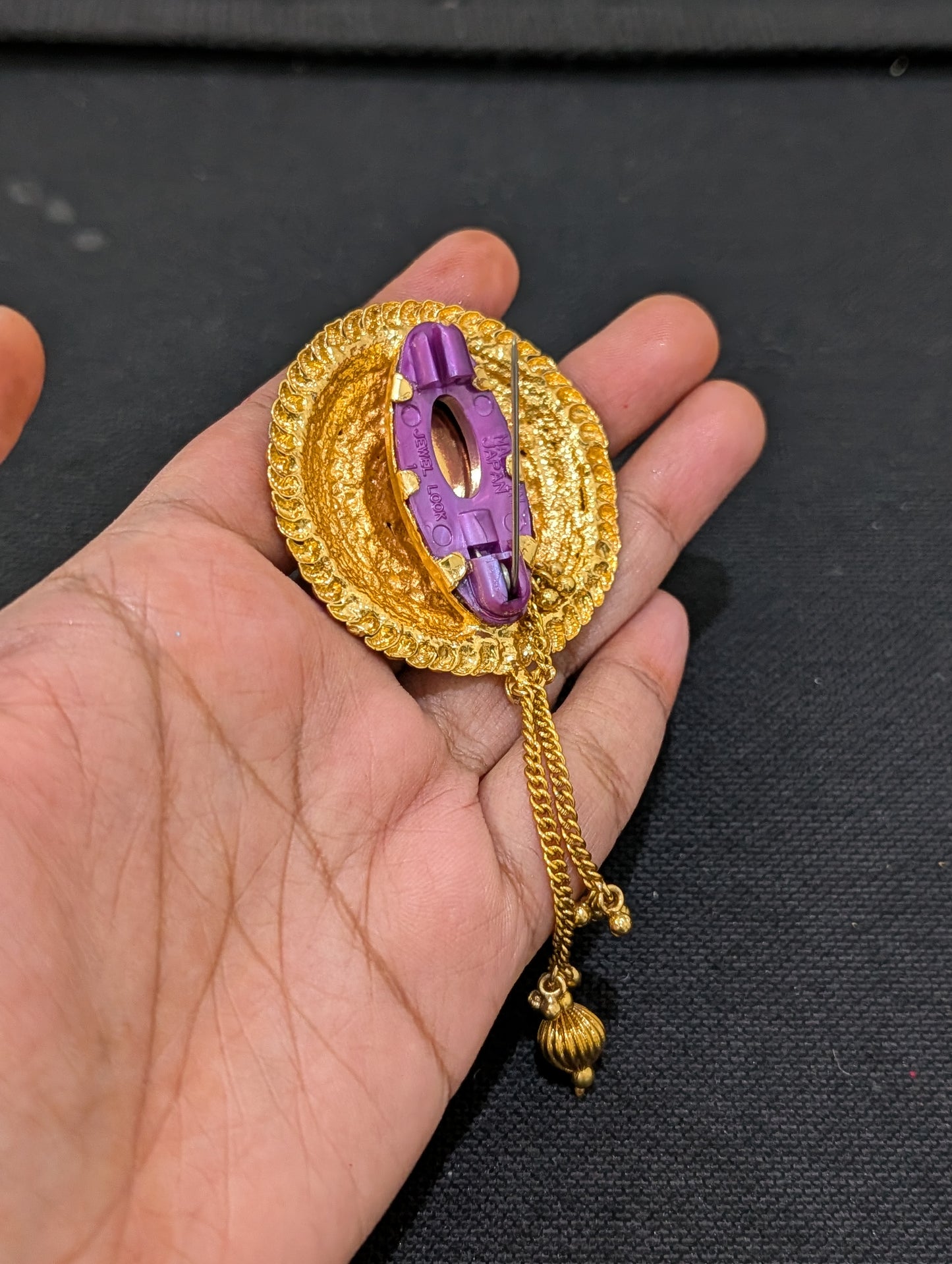 Gold plated Round design Tassel Saree Brooch