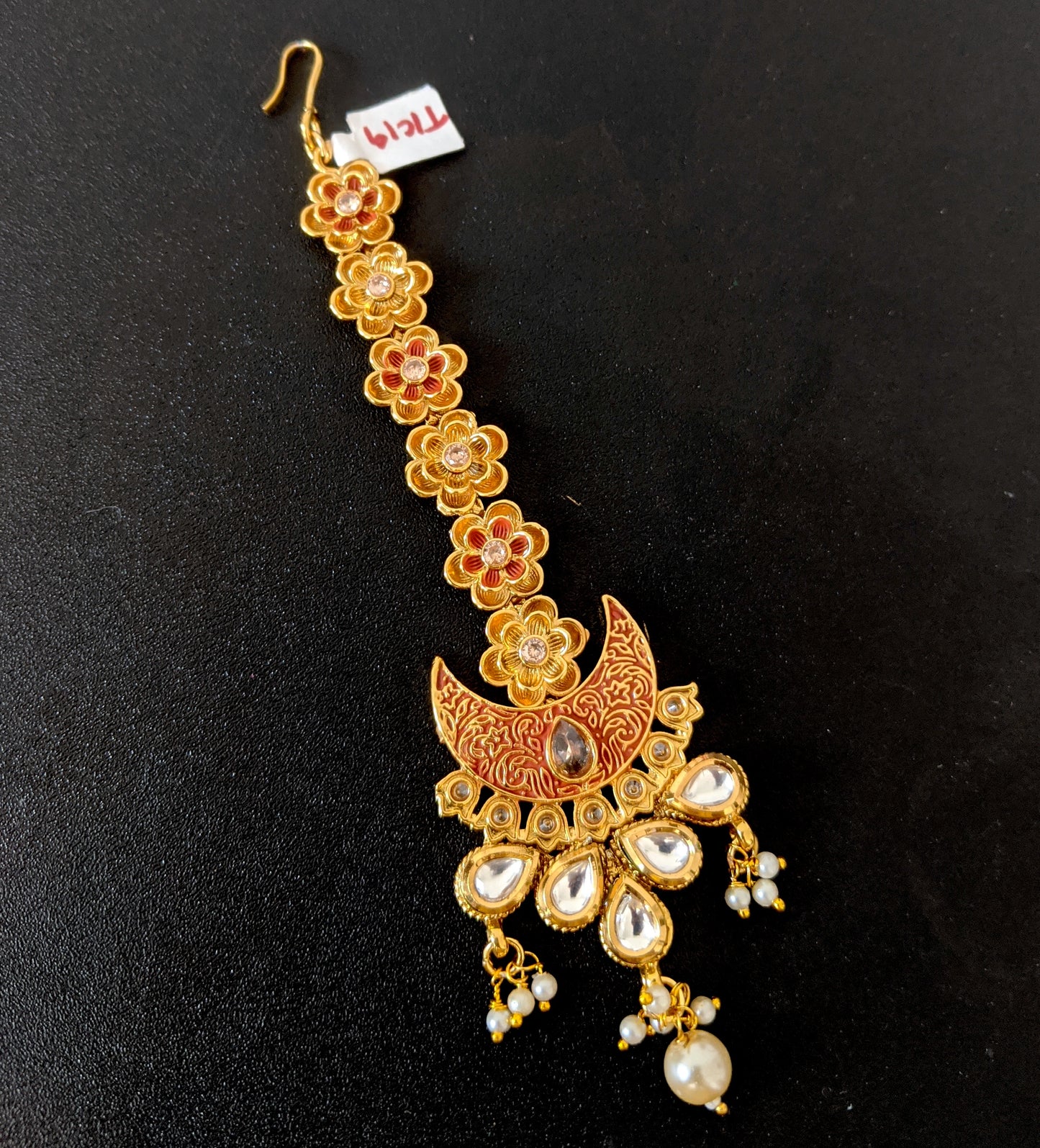 Arc design Bold kundan stone Maang Tikka - Simpliful