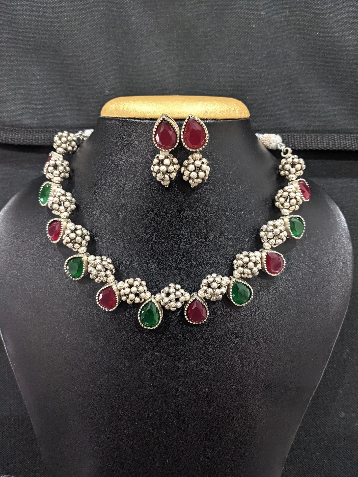 Polki charm silver plated Choker Necklace and Stud Earrings set