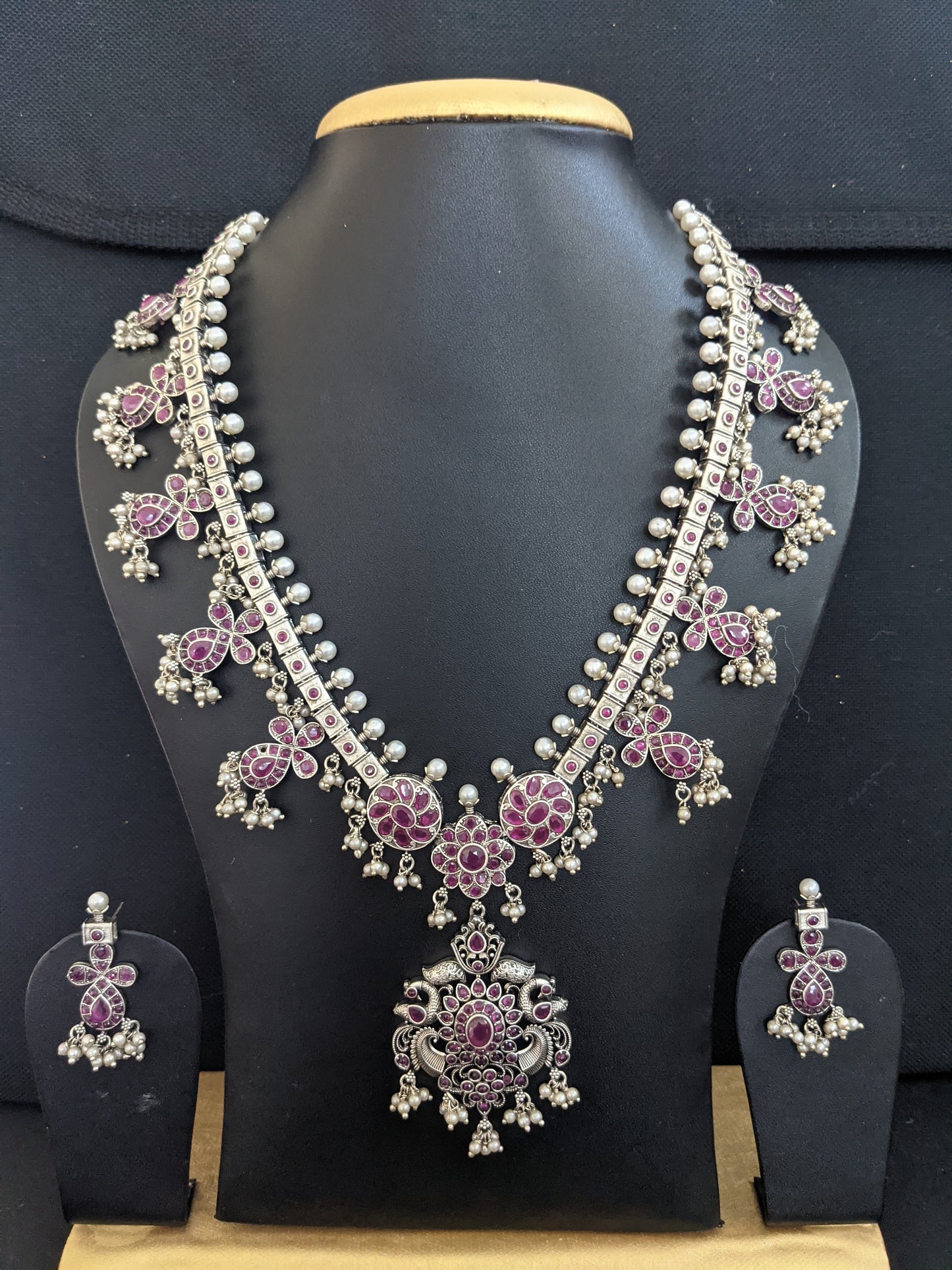 Guttapusalu style Kemp haram and earrings set