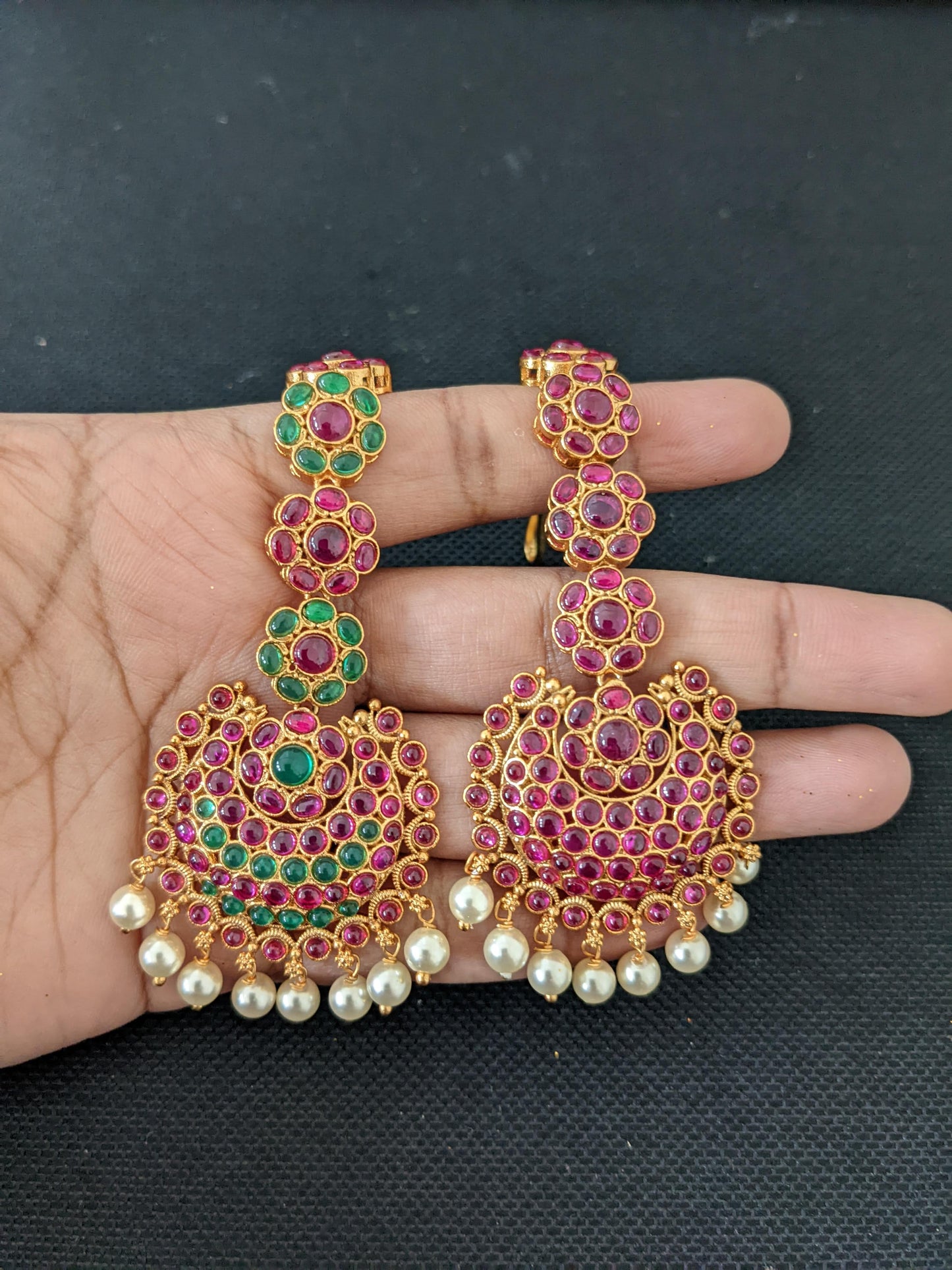 Kemp stone Large Flower design Traditional Maang Tikka