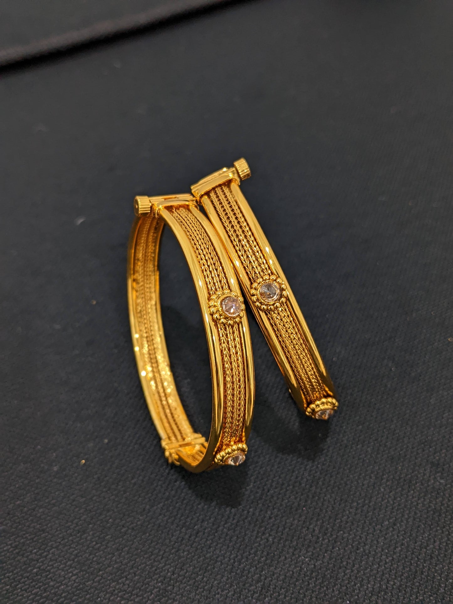 Plait design openable bangles