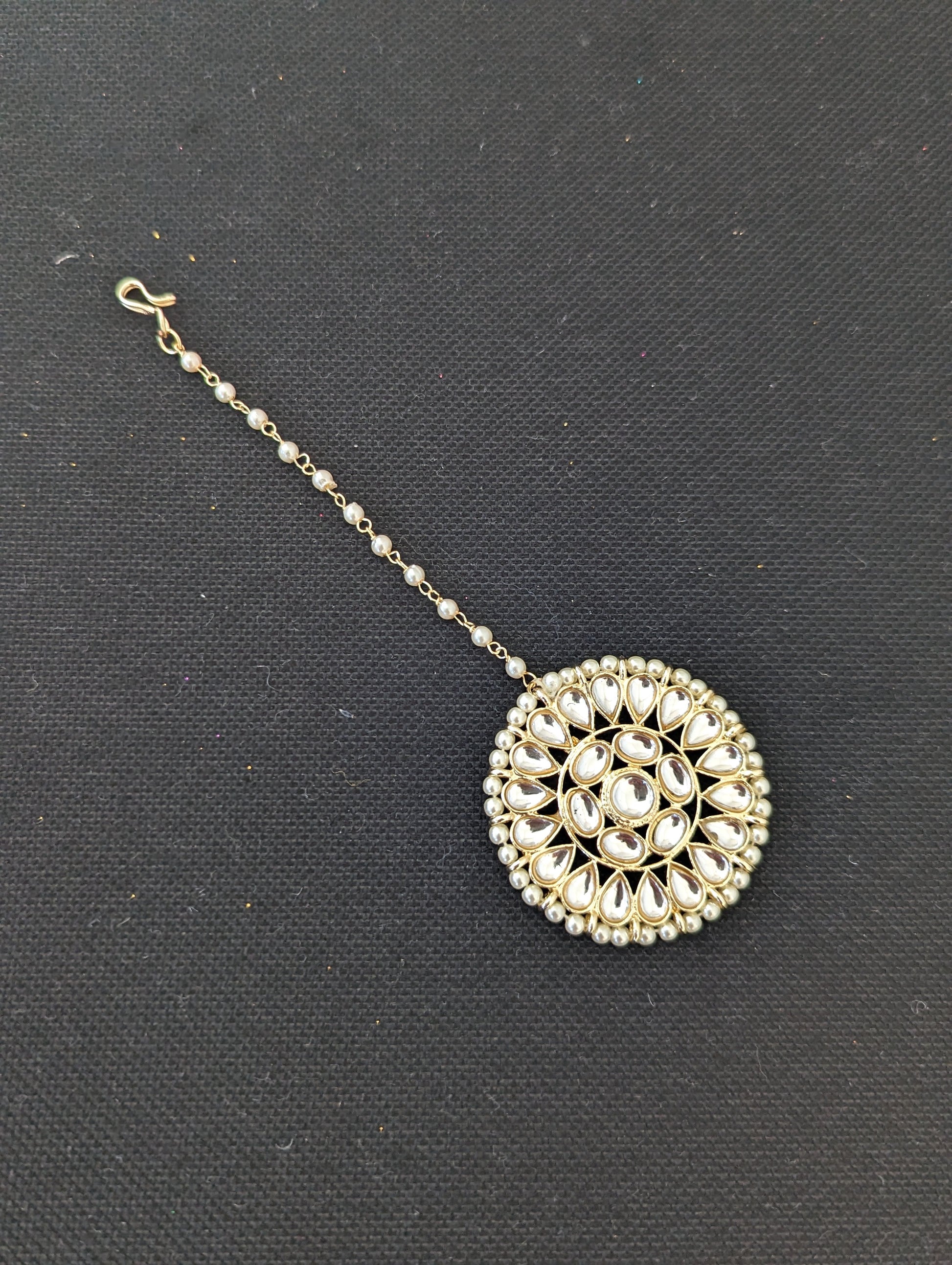 Pearl bead surrounded Kundan like stone Round Traditional Maang Tikka - Simpliful