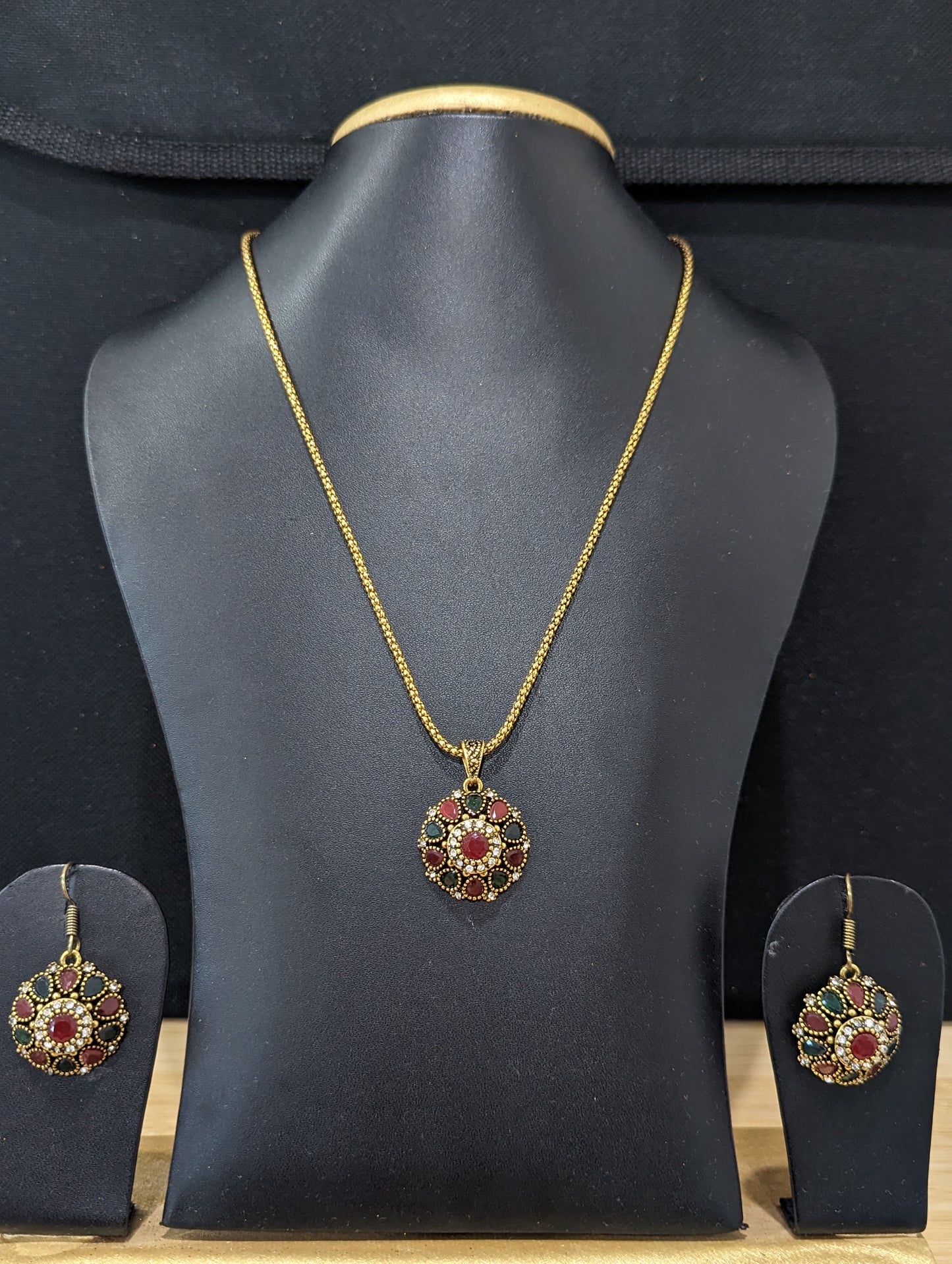 Antique gold plated pendant chain necklace and earring set