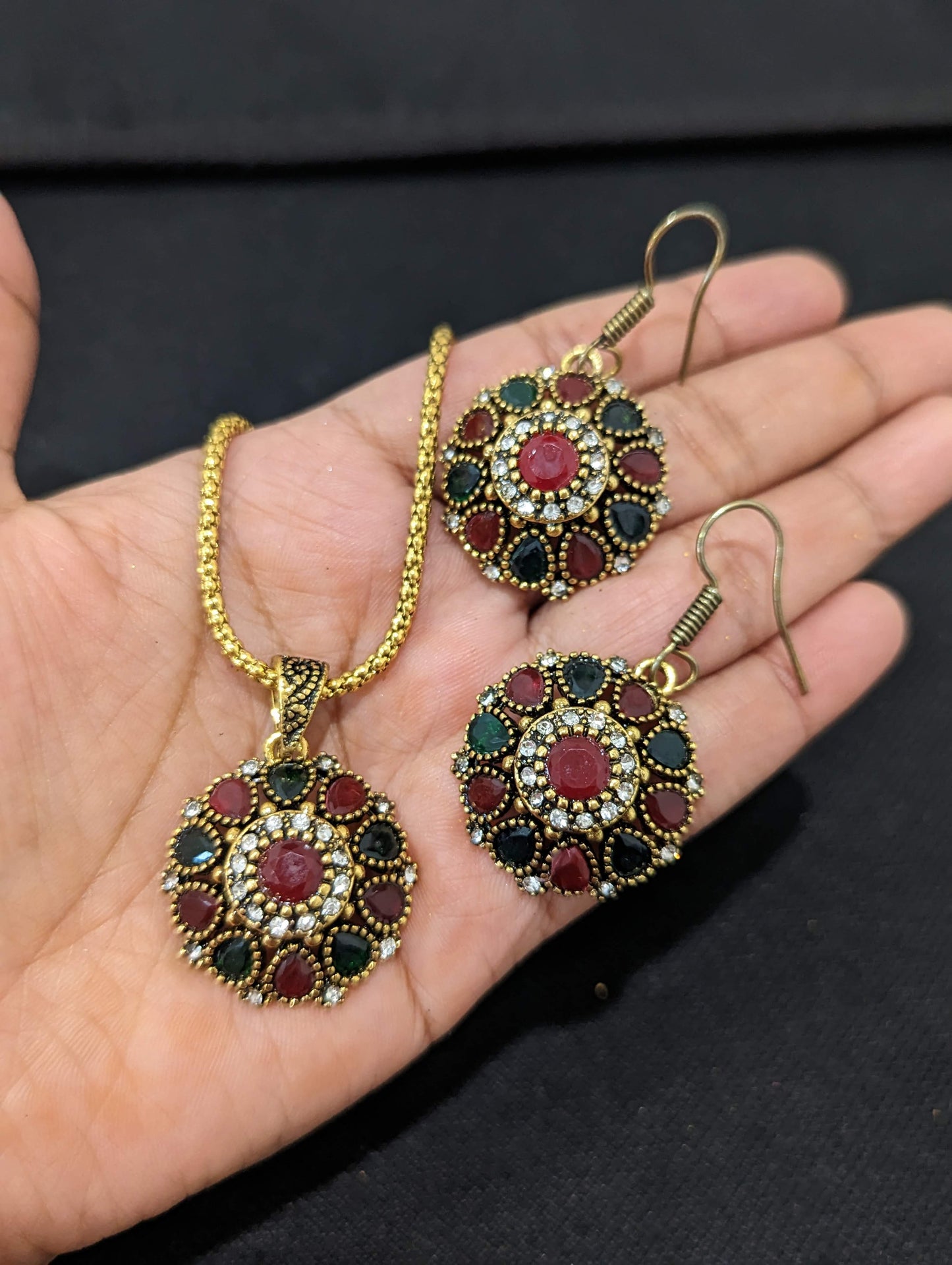 Antique gold plated pendant chain necklace and earring set