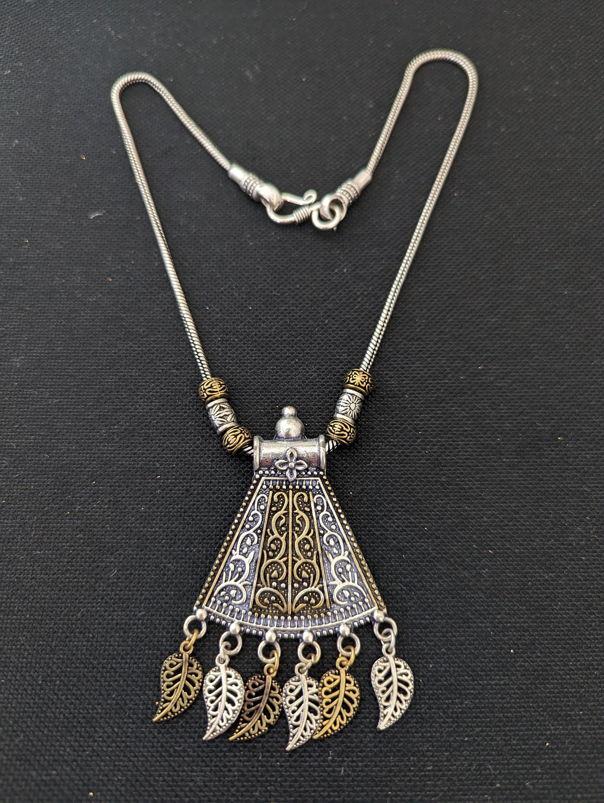 Dual tone antique gold n silver finish pendant chain necklace - Simpliful