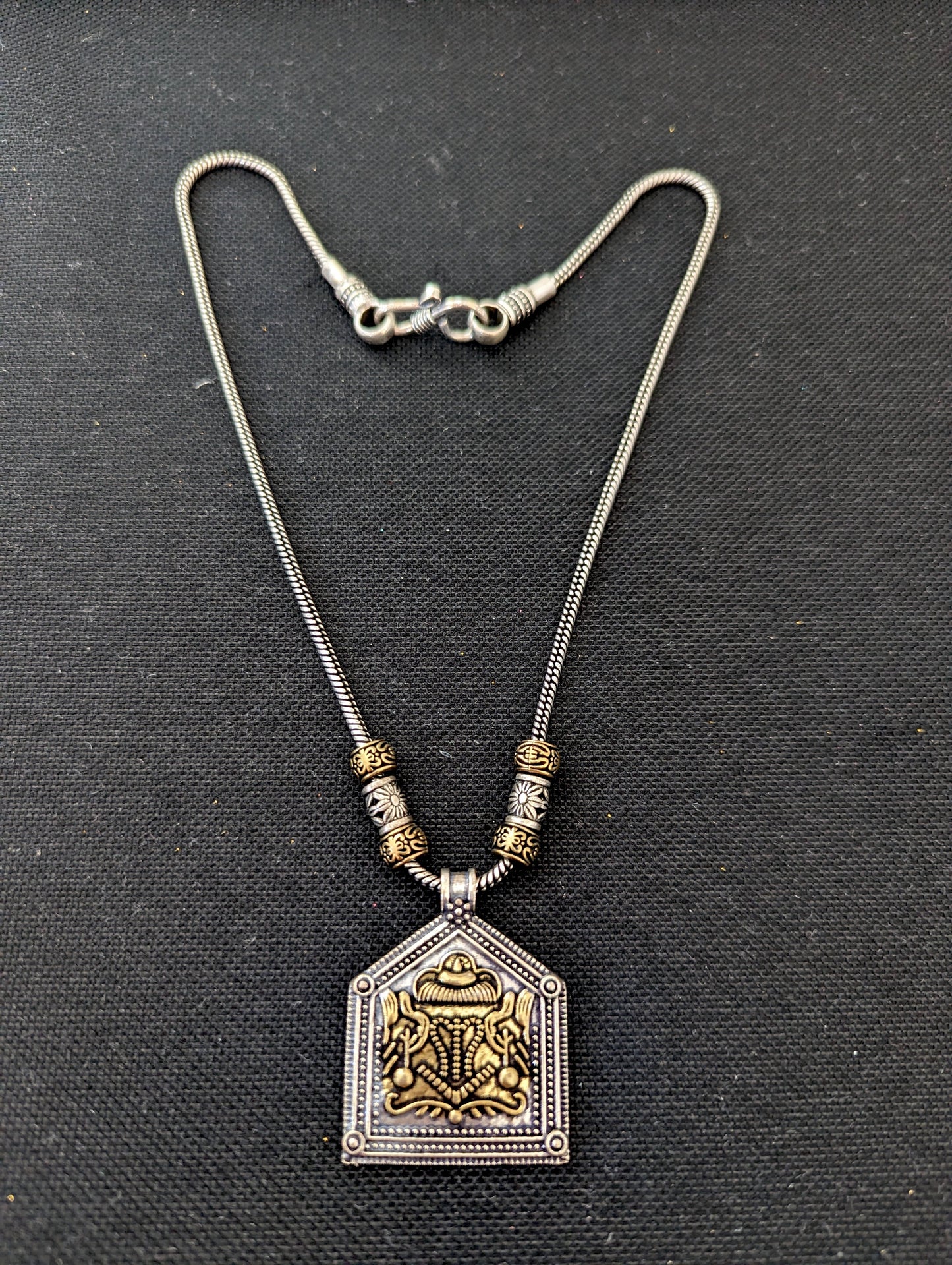 Dual tone antique gold n silver finish pendant chain necklace - Simpliful