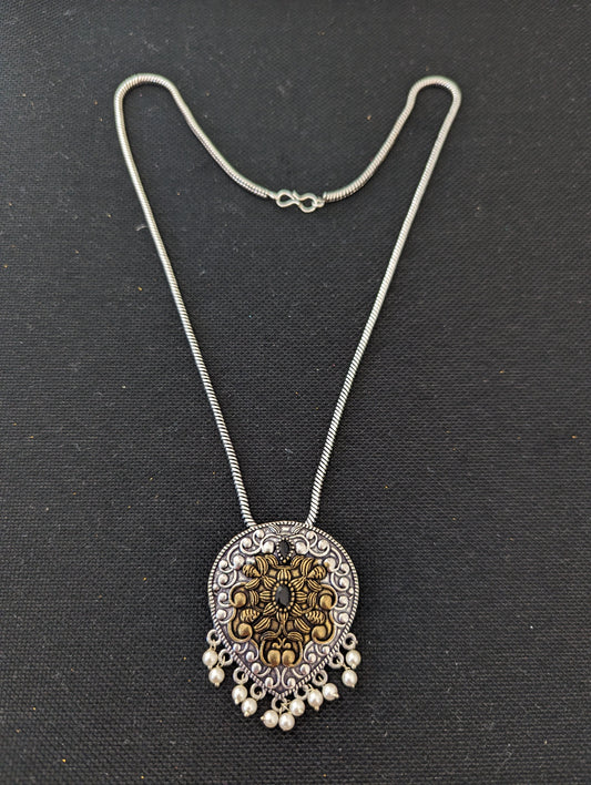 Dual tone antique gold n silver finish pendant chain necklace - Simpliful