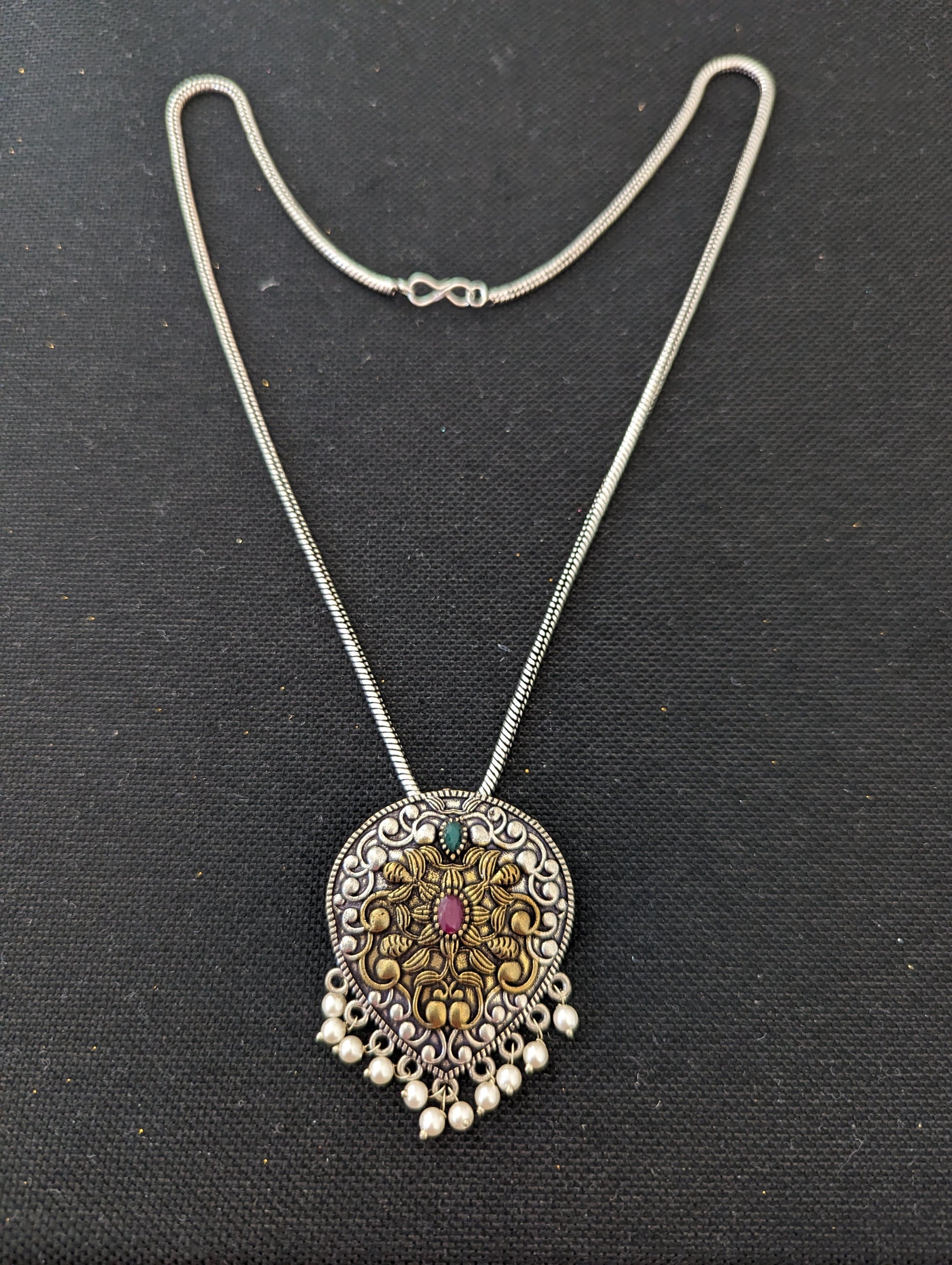 Dual tone antique gold n silver finish pendant chain necklace - Simpliful